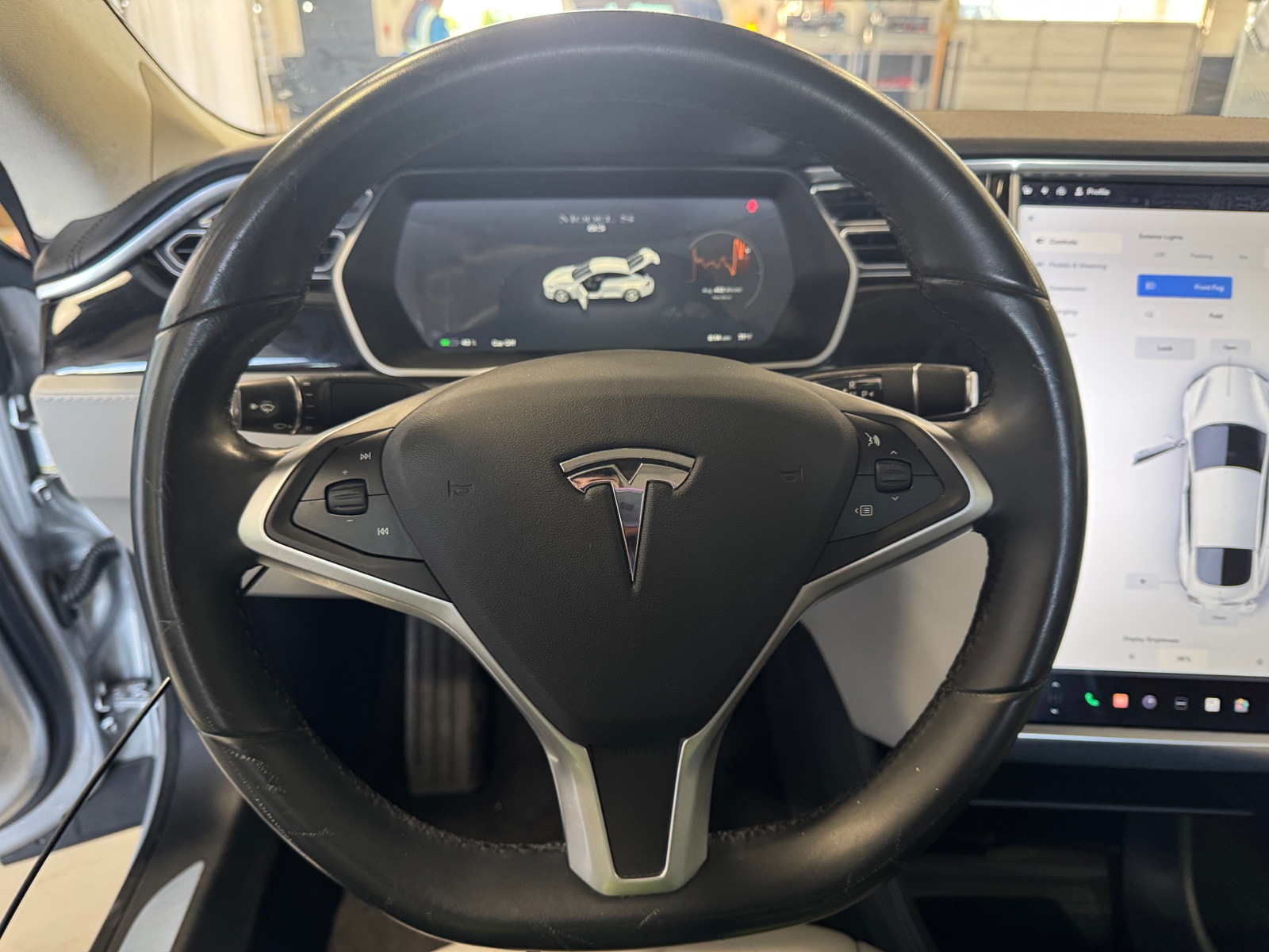 Thumbnail: 2014 Tesla Model S - 4