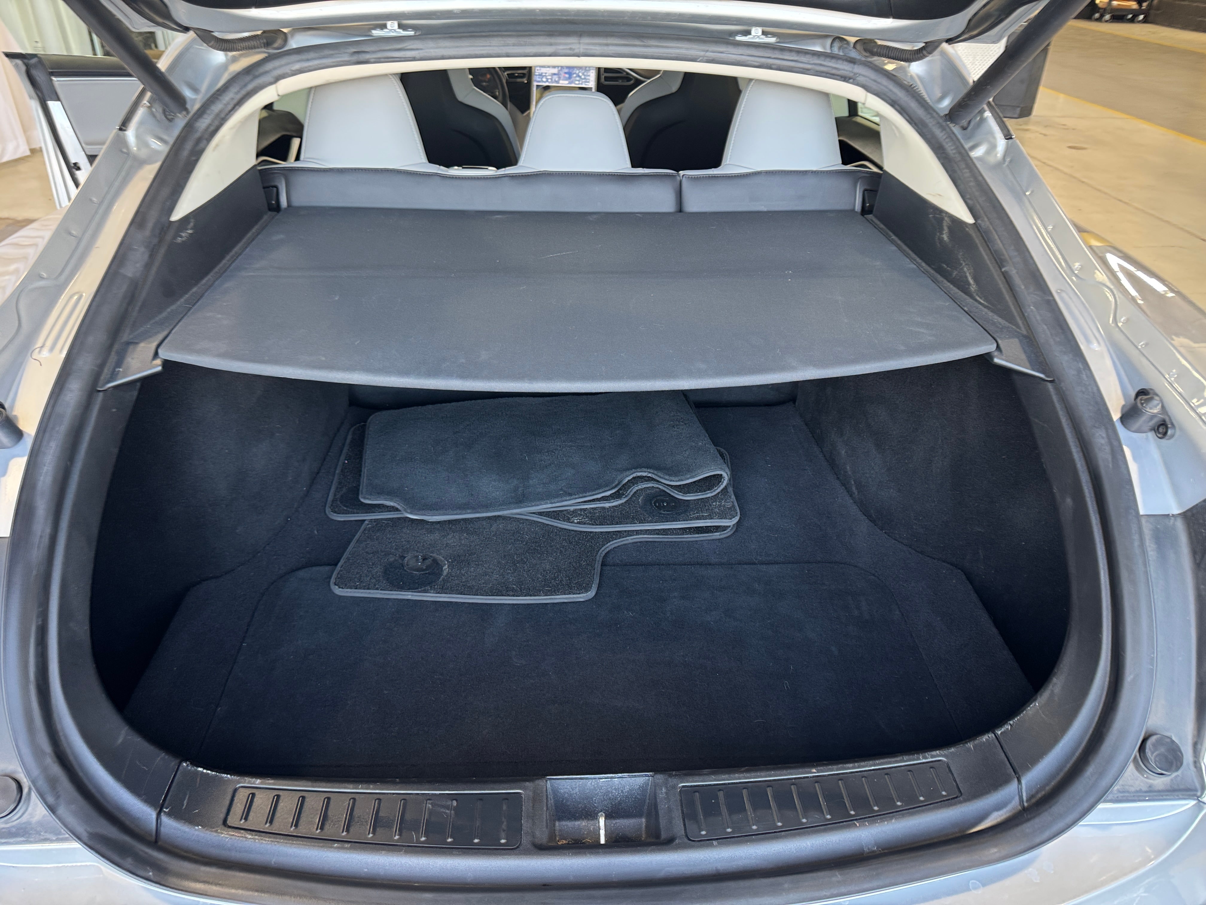 Thumbnail: 2014 Tesla Model S - 6