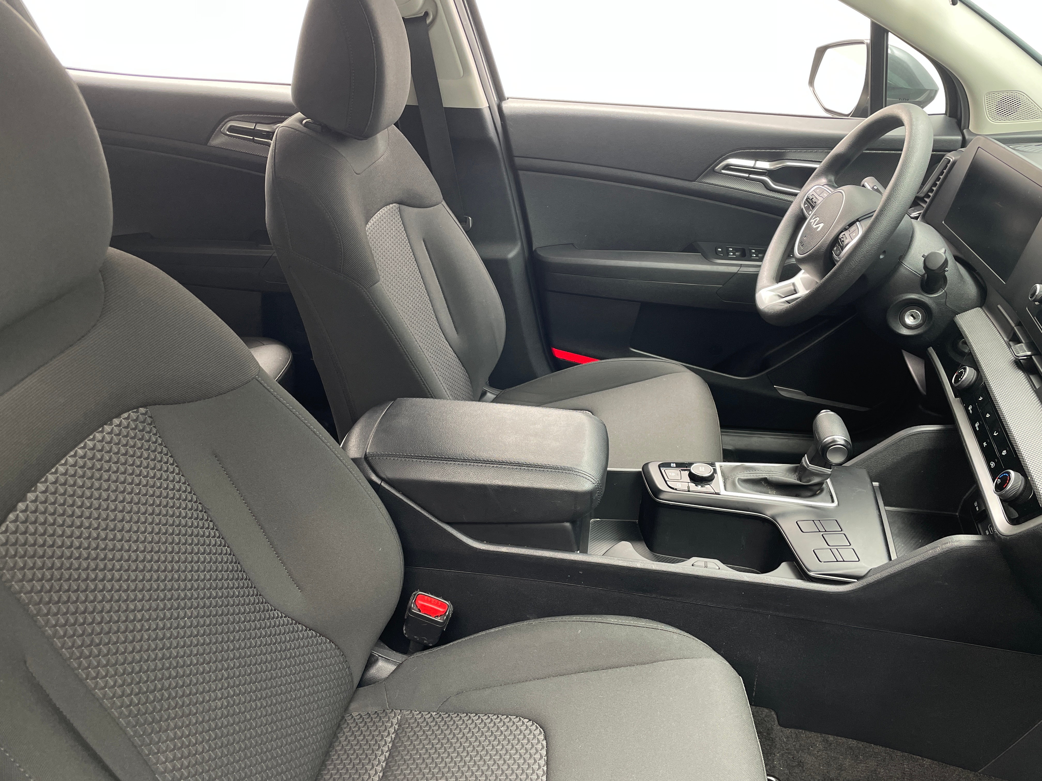 2024 Kia Sportage LX 2