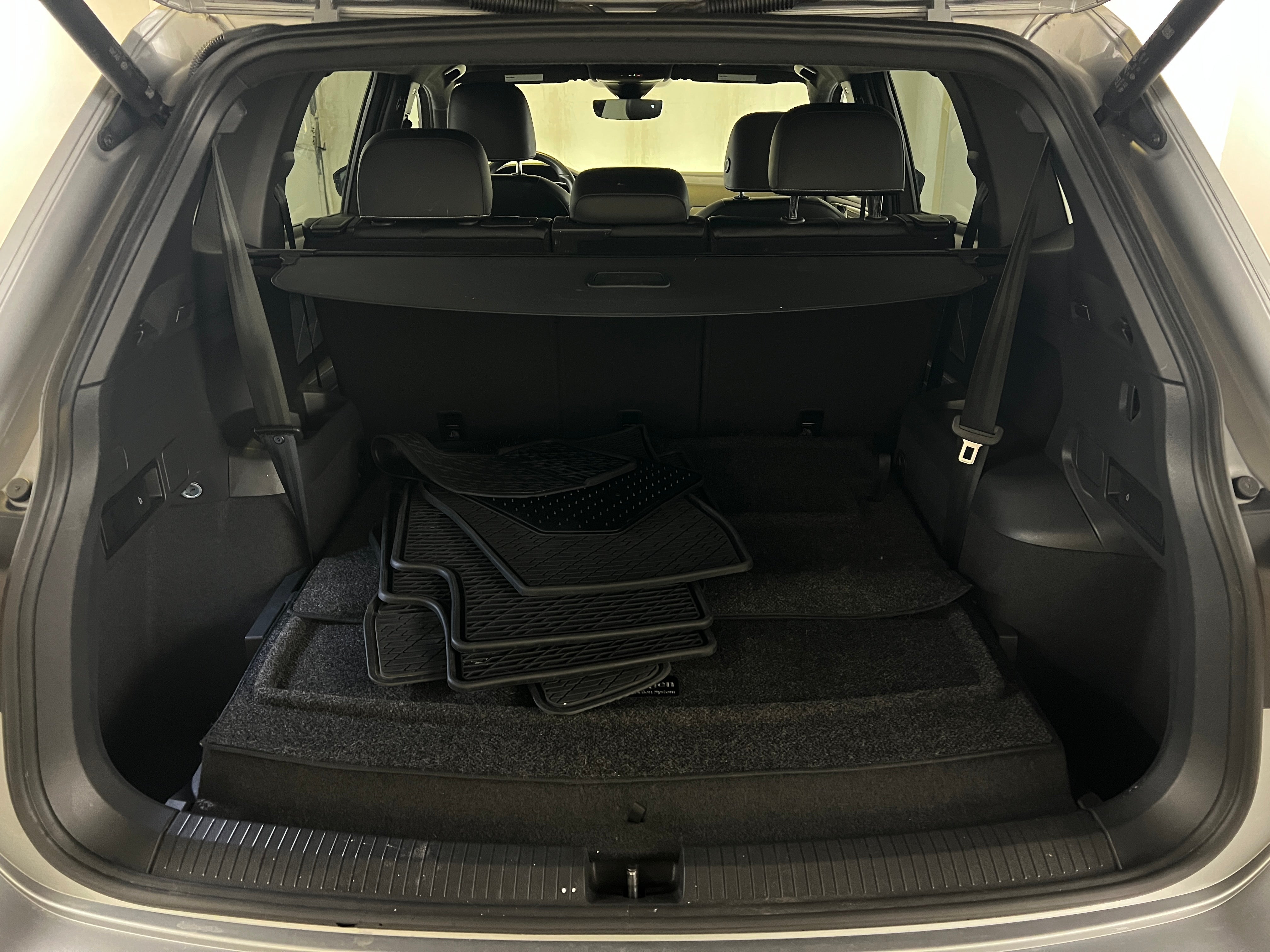2022 Volkswagen Tiguan SE R-Line Black 6