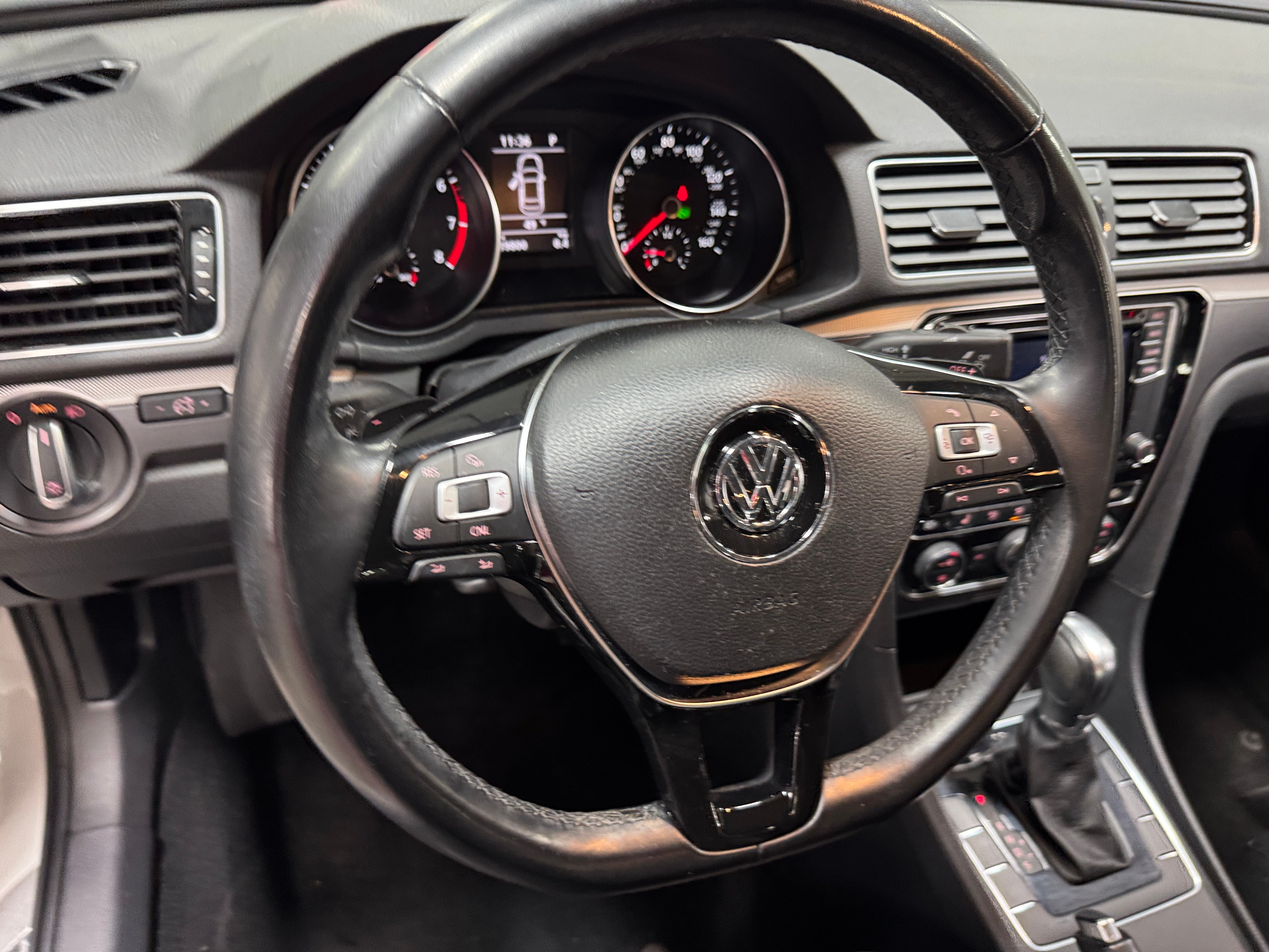 2017 Volkswagen Passat R-Line 4