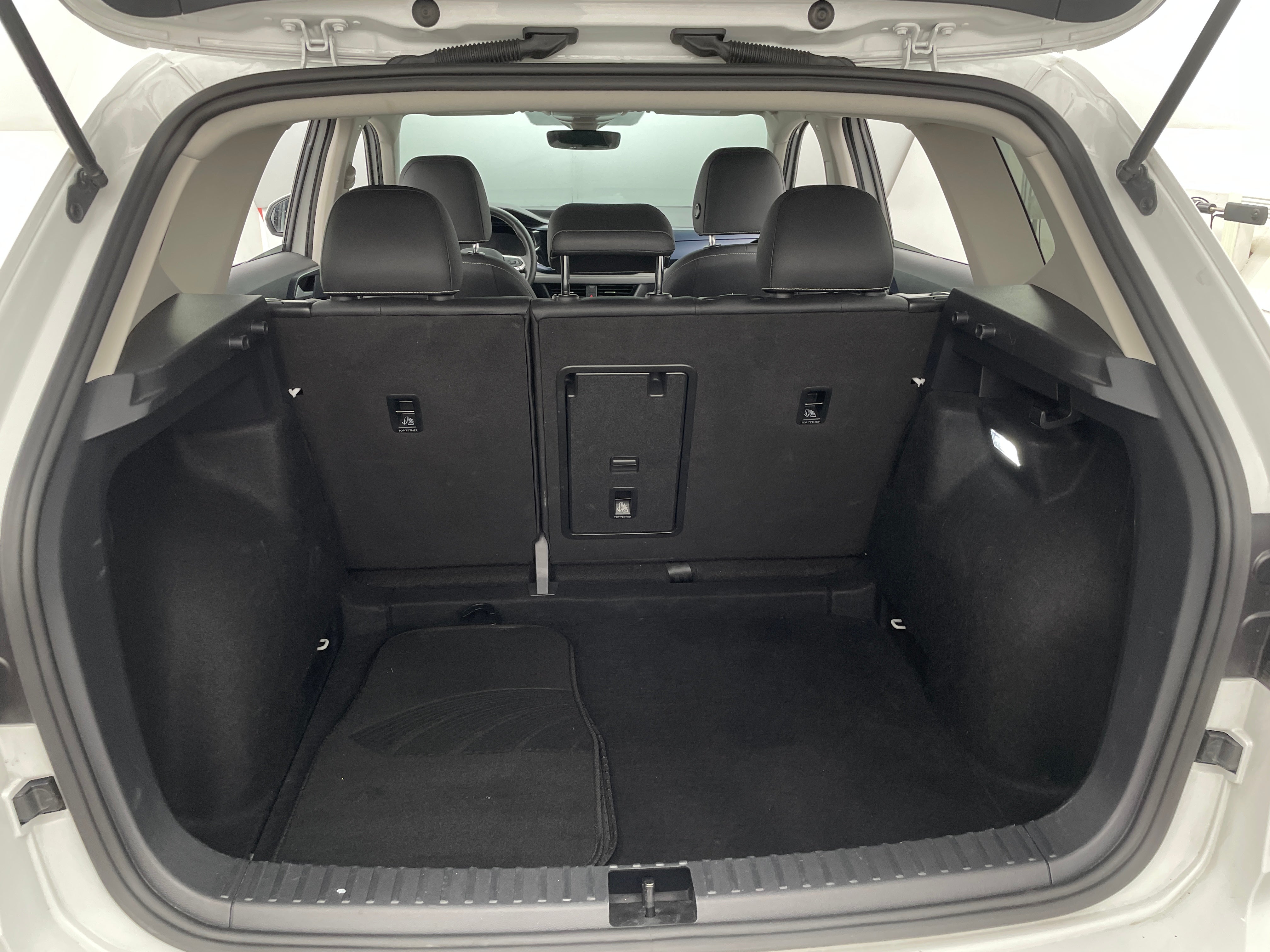2024 Volkswagen Taos SE 6