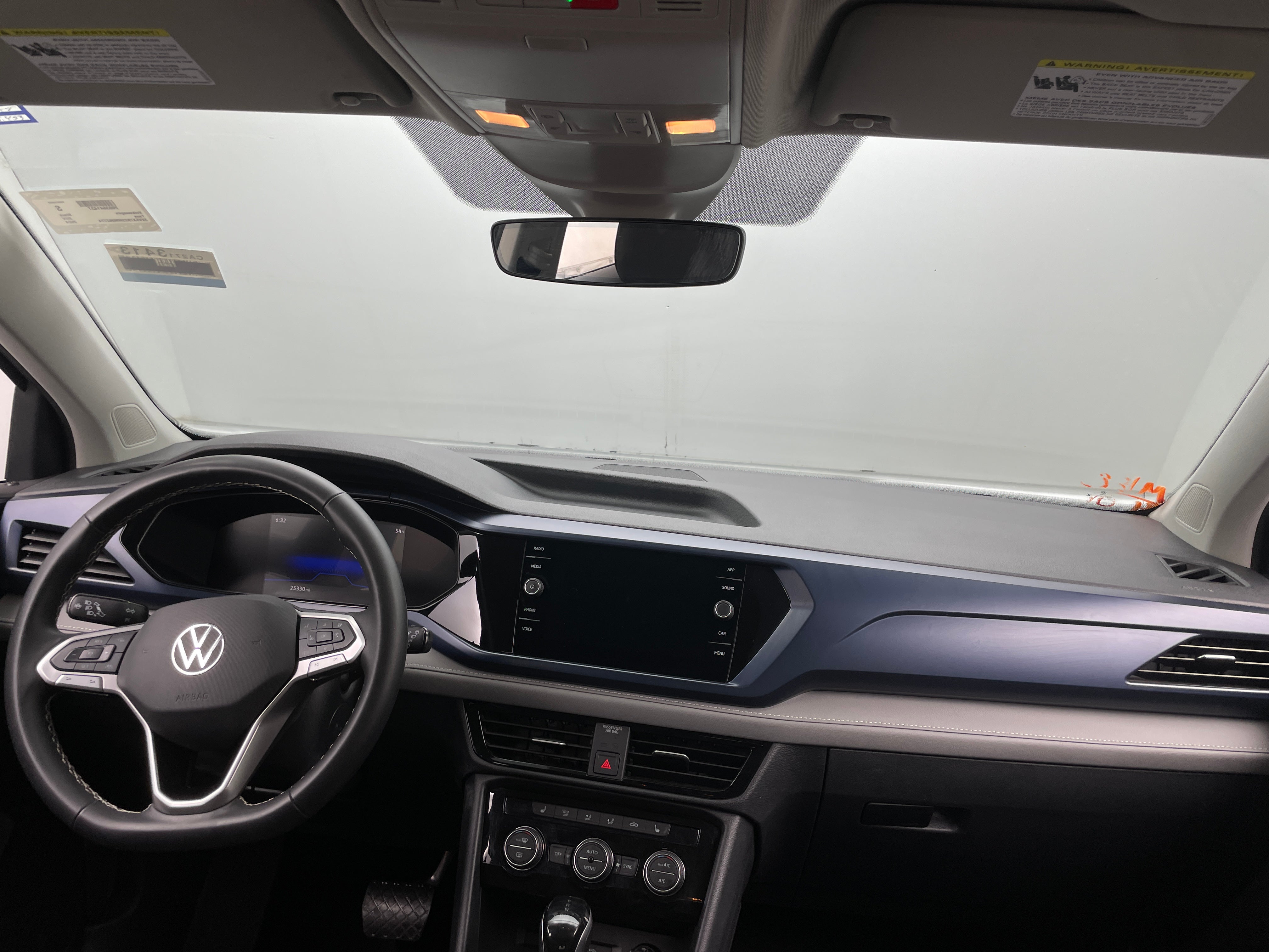 2024 Volkswagen Taos SE 3