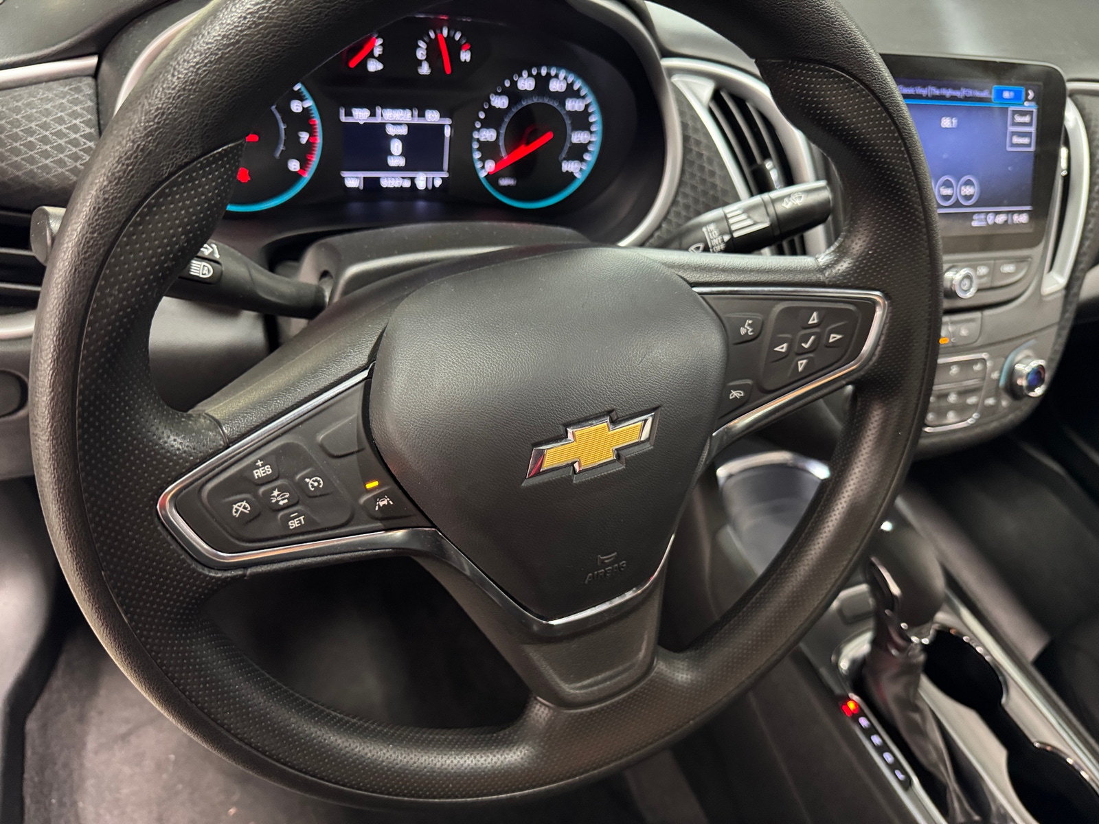 Thumbnail: 2023 Chevrolet Malibu - 5