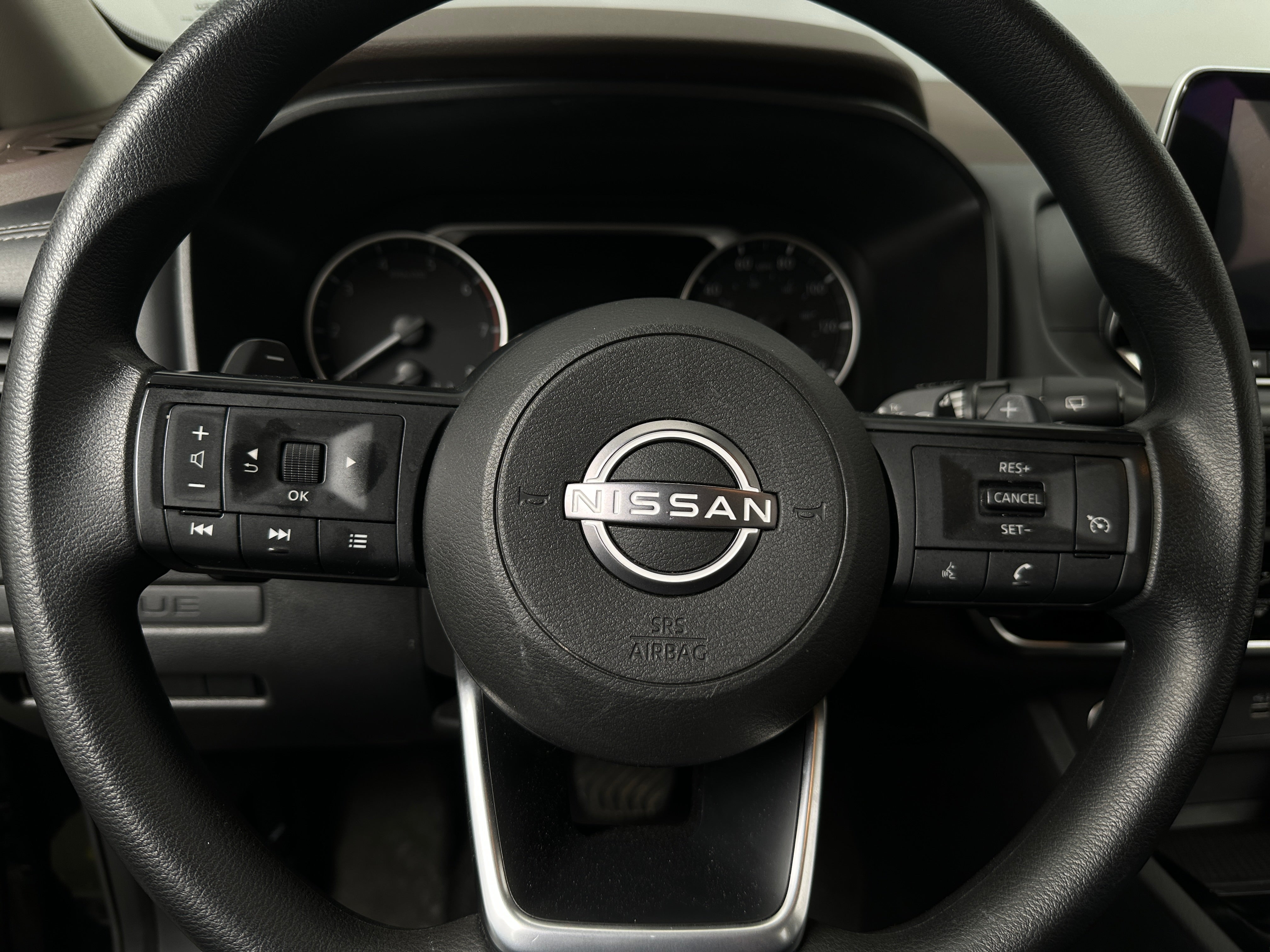 2023 Nissan Rogue S 5