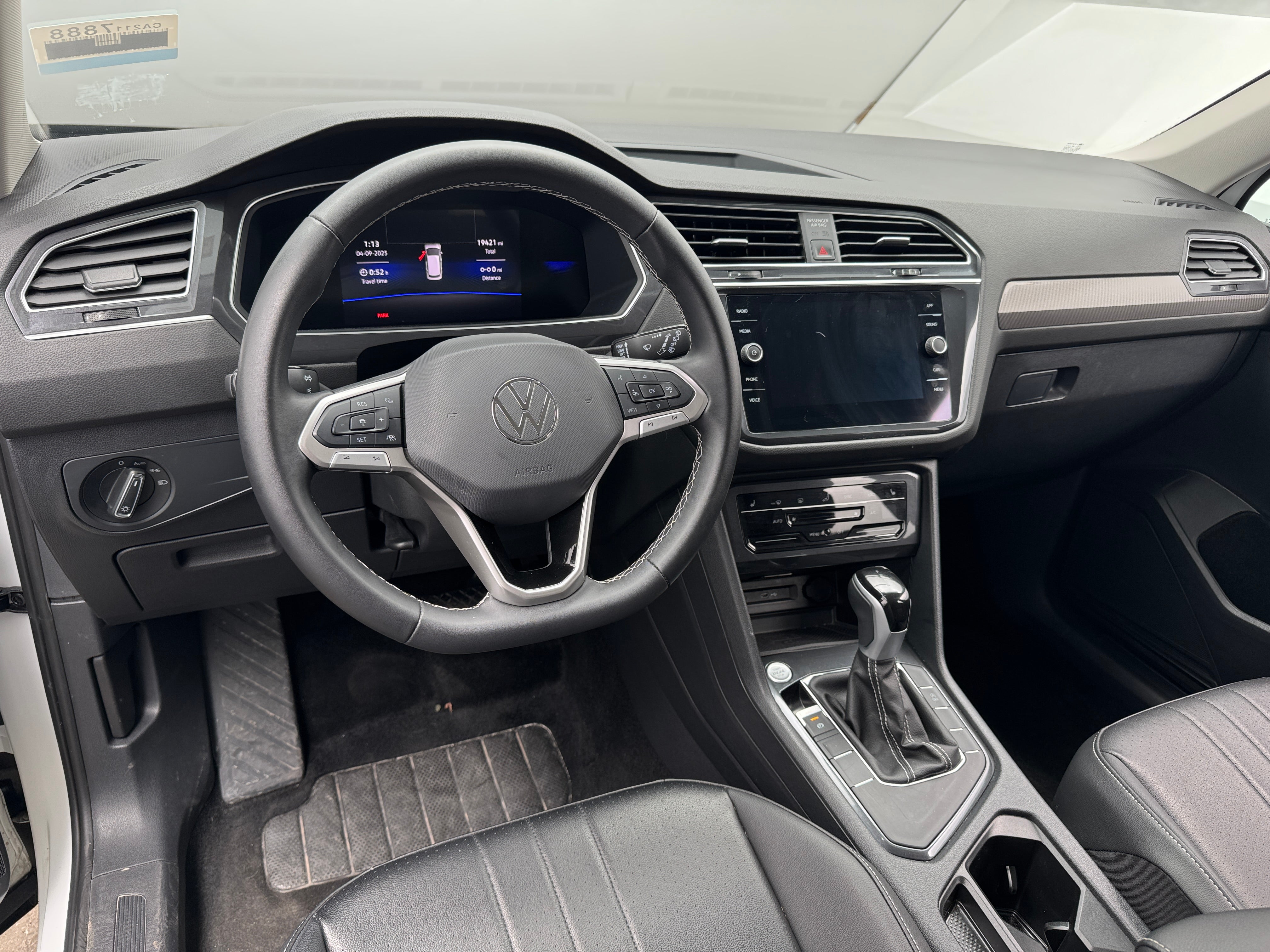 2024 Volkswagen Tiguan SE 2