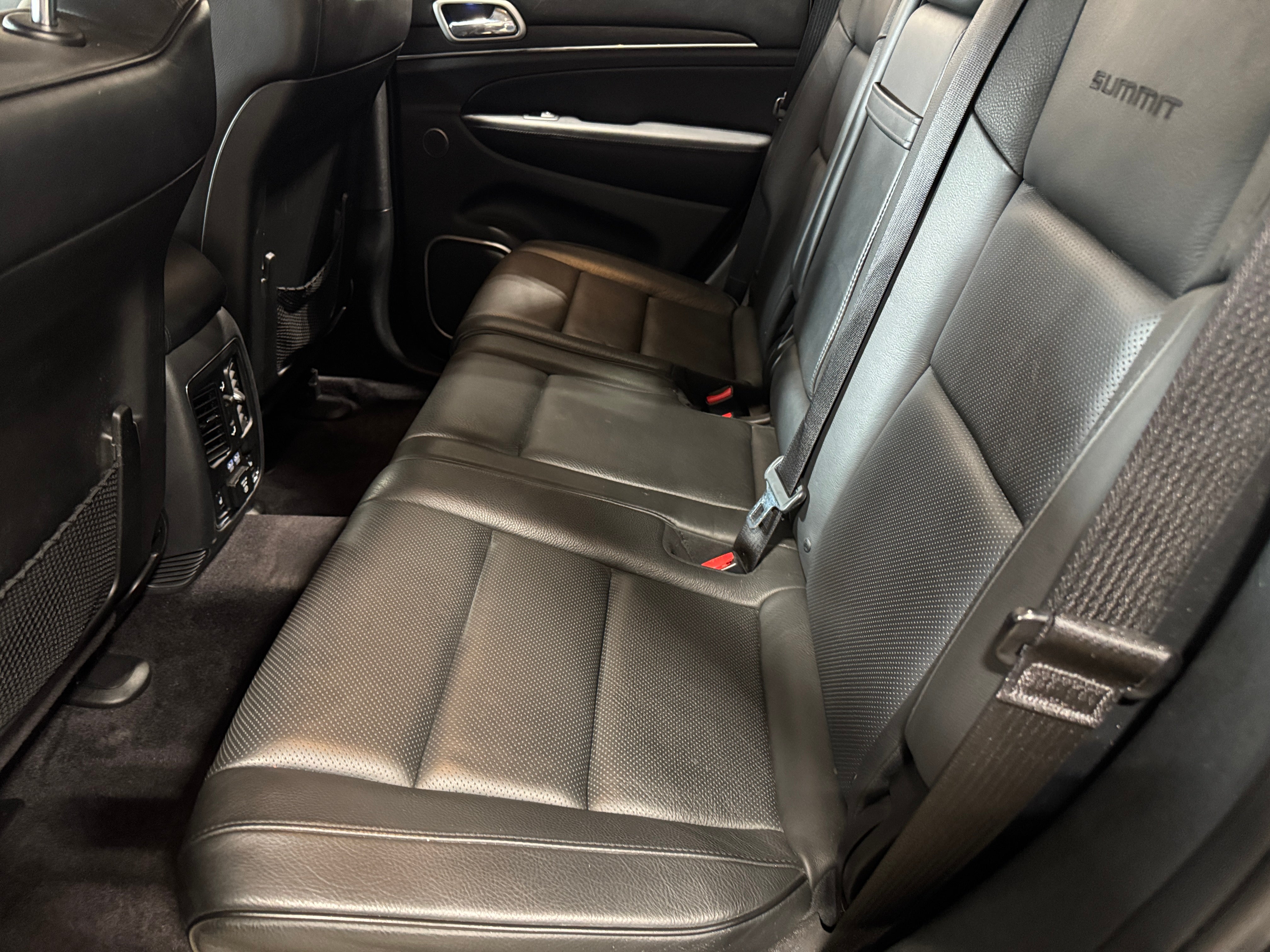 2017 Jeep Grand Cherokee Summit 5