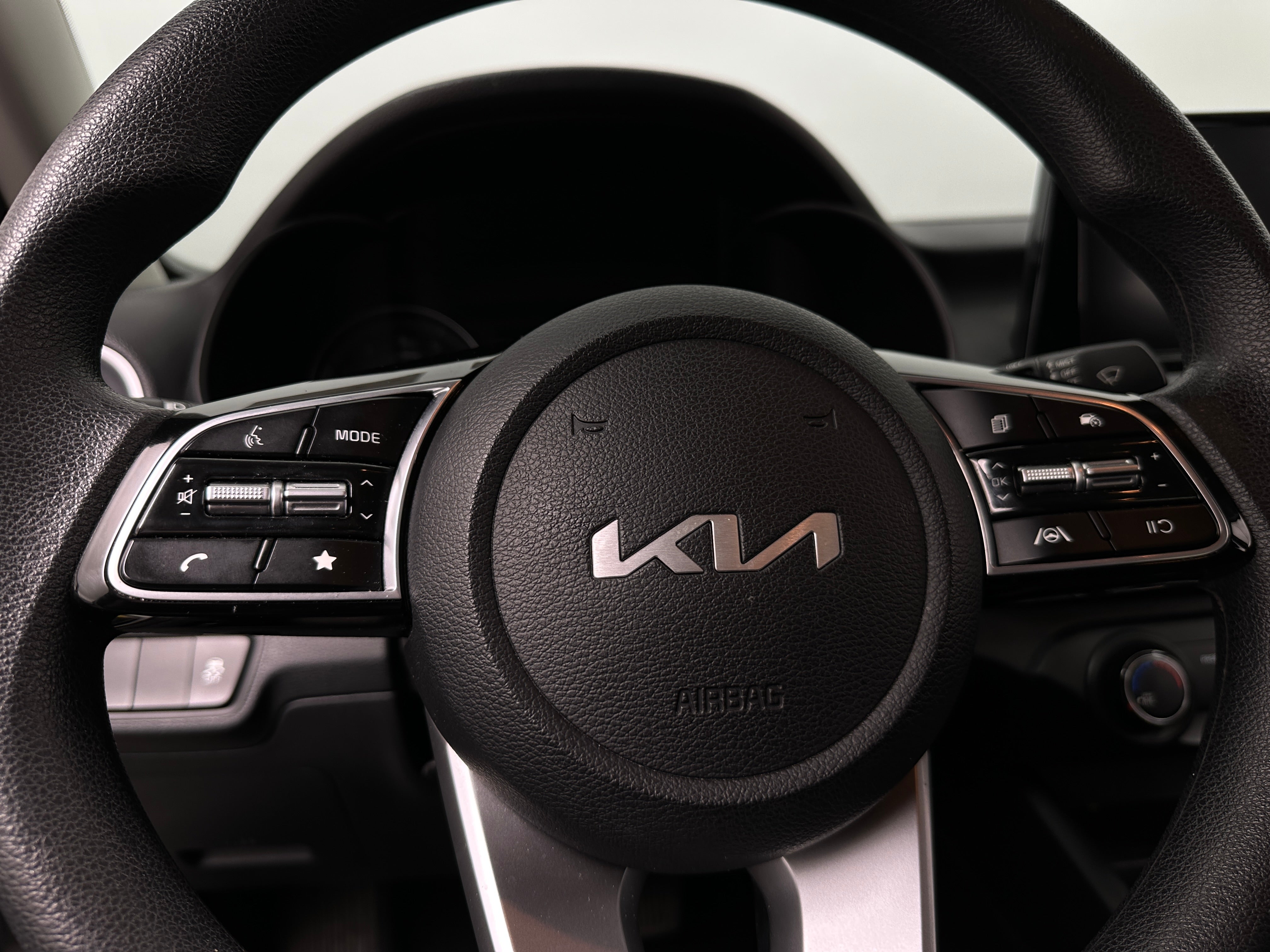 2024 Kia Forte LXS 5
