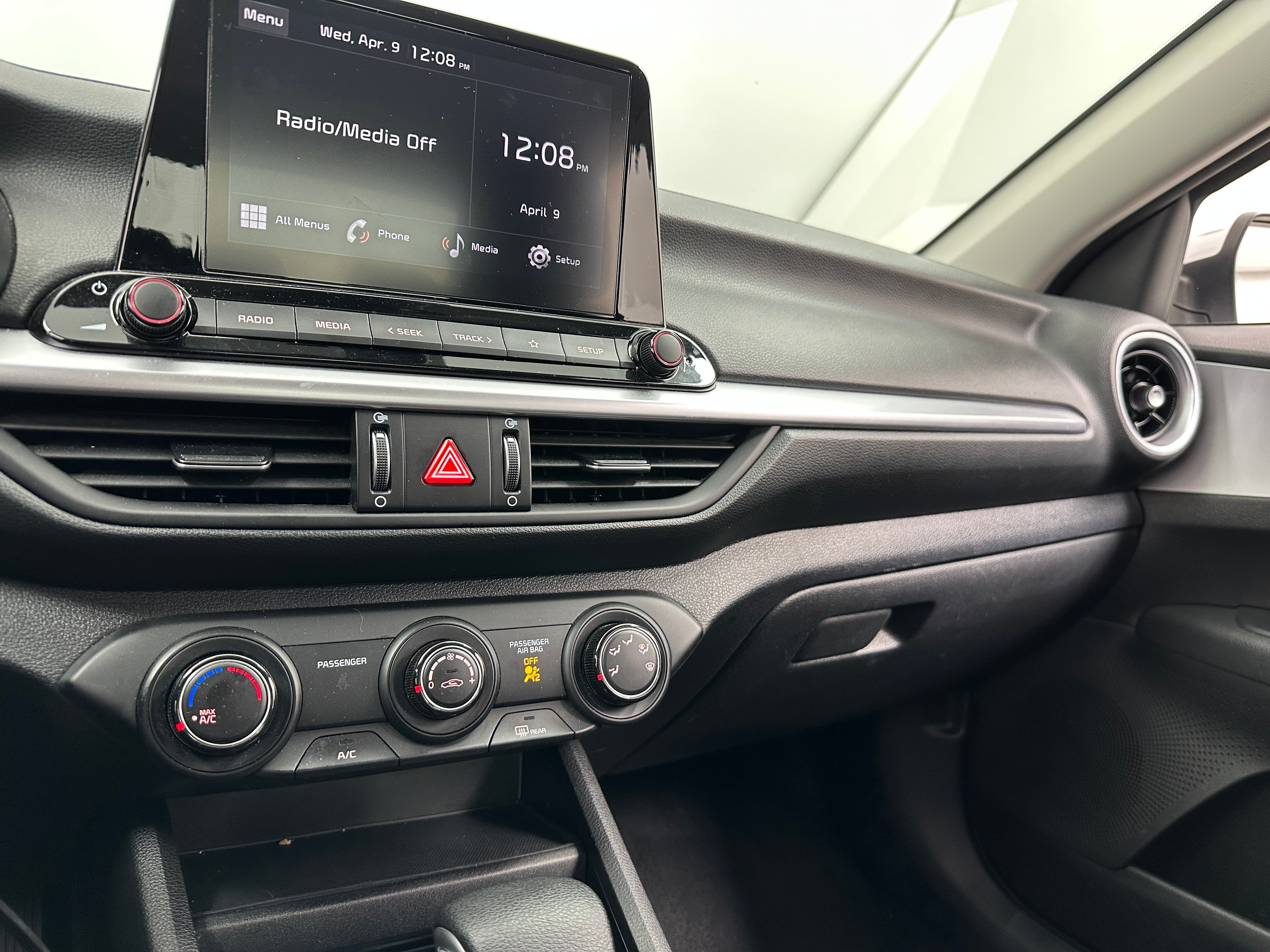 2024 Kia Forte LXS 4