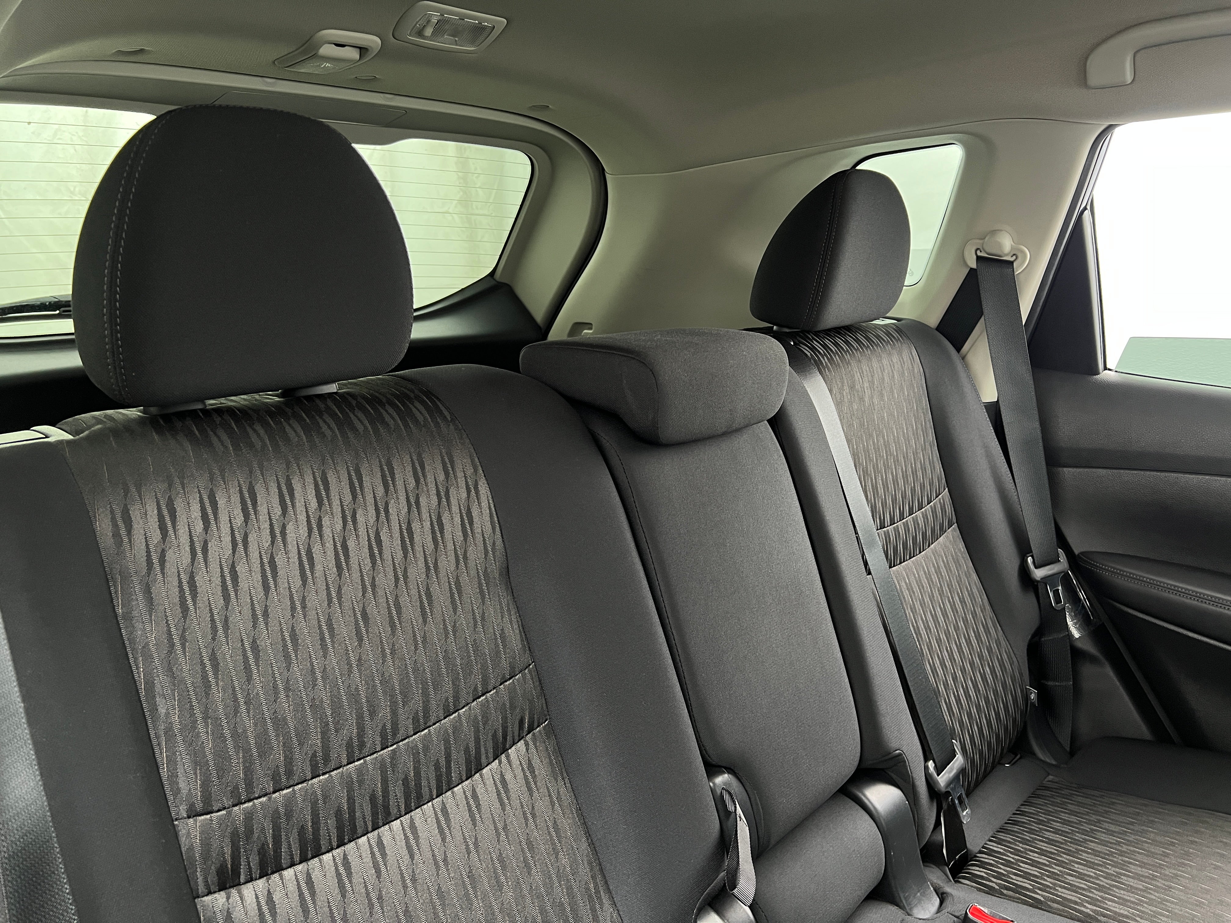 2020 Nissan Rogue S 6
