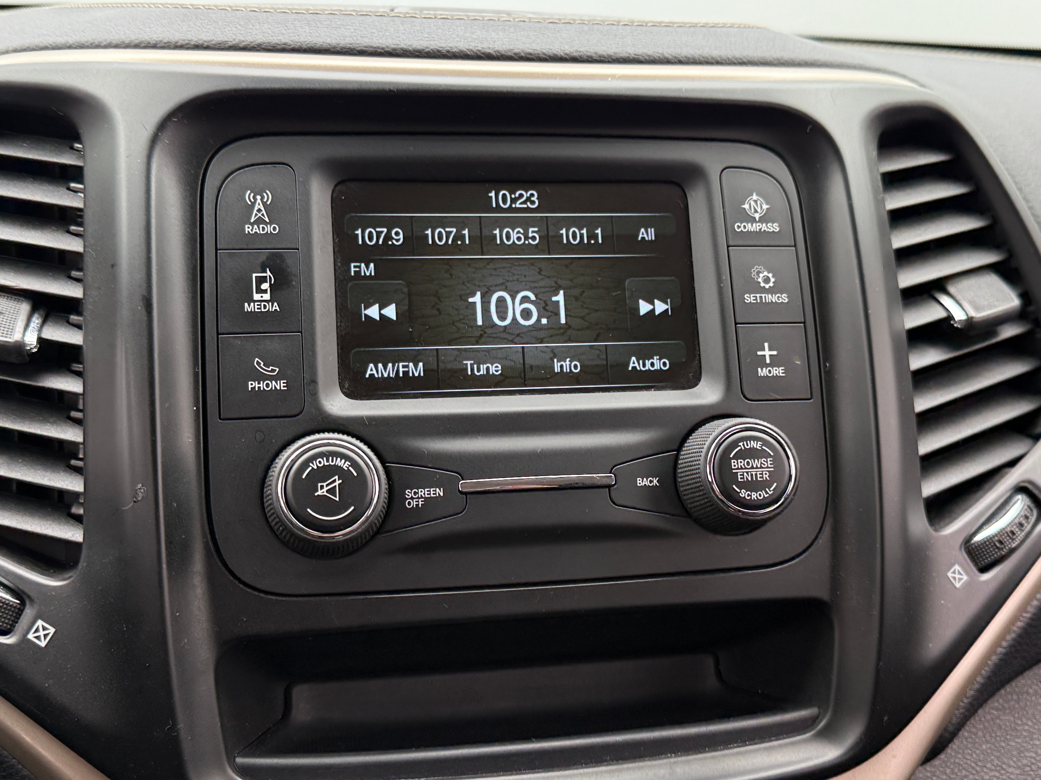 2018 Jeep Cherokee Latitude 4