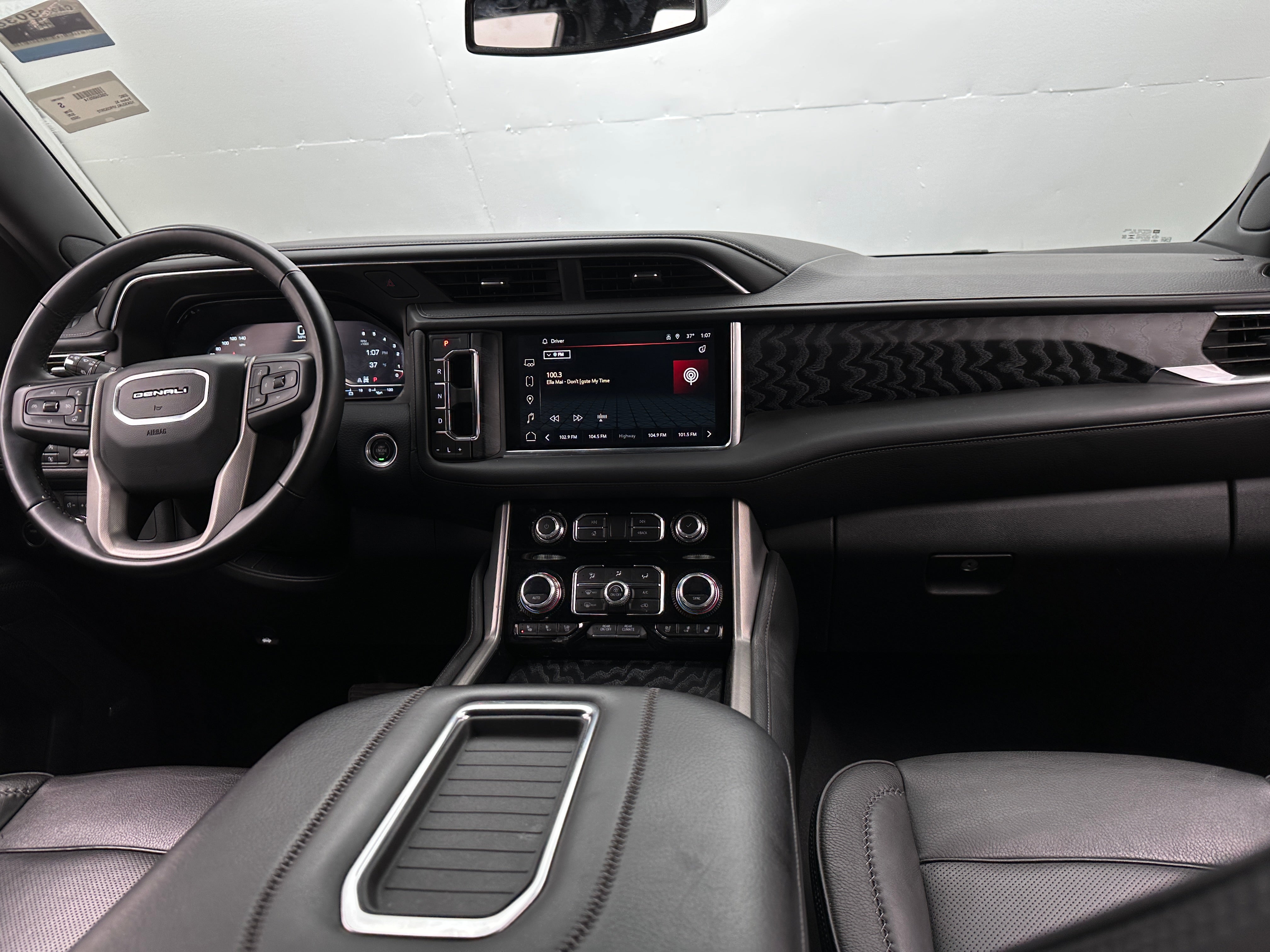 2023 GMC Yukon XL Denali 2