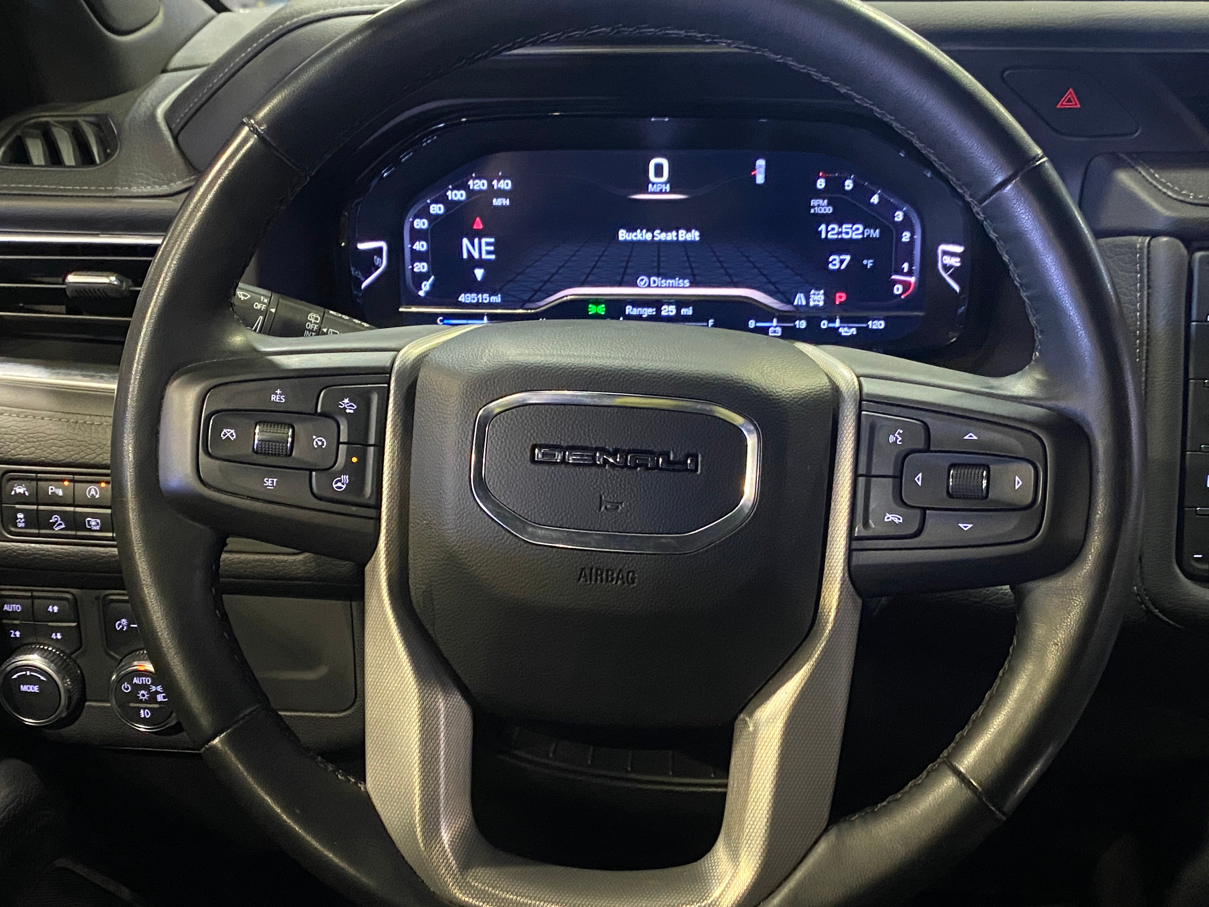 2023 GMC Yukon XL Denali 4
