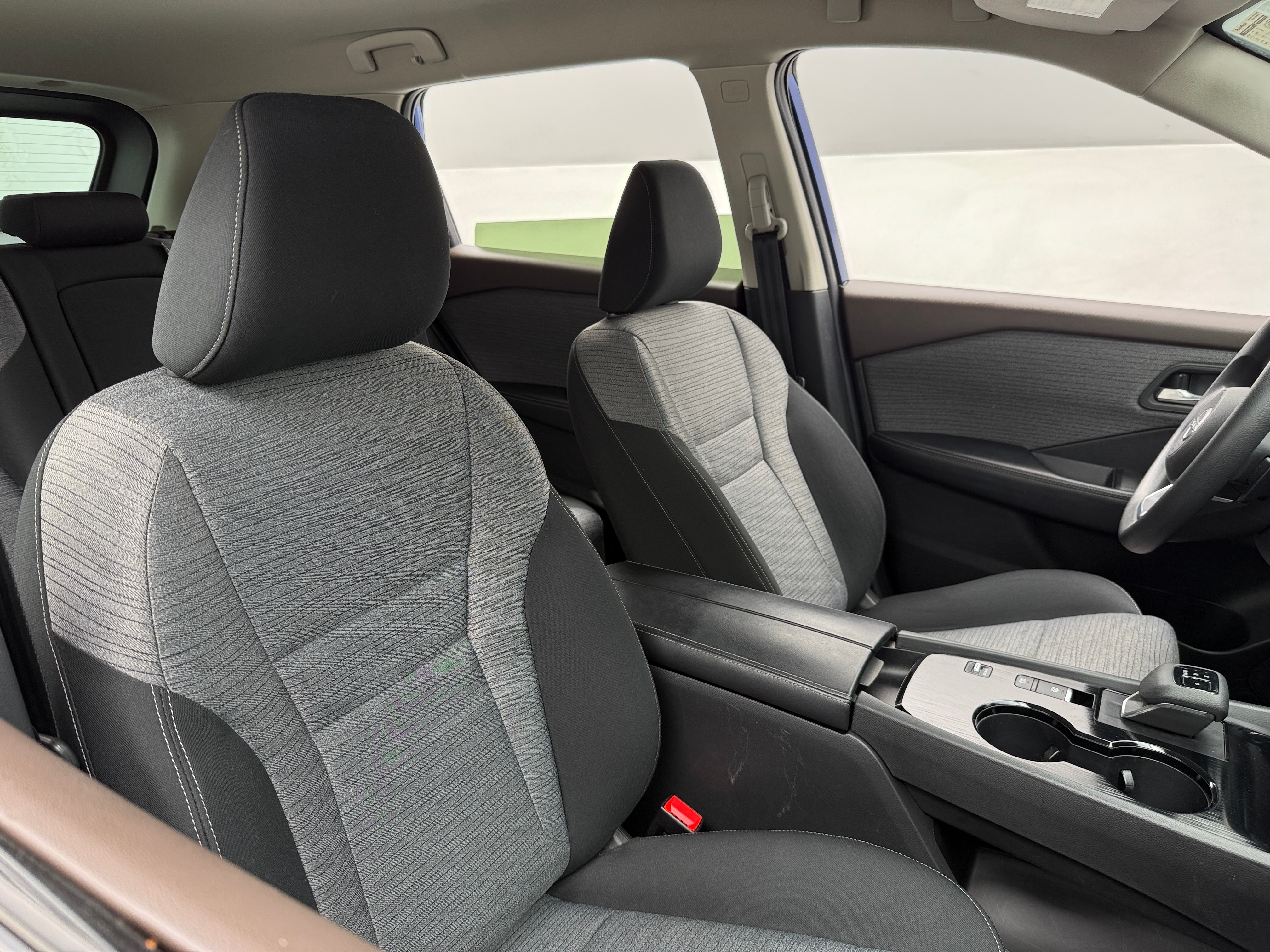2023 Nissan Rogue SV 2