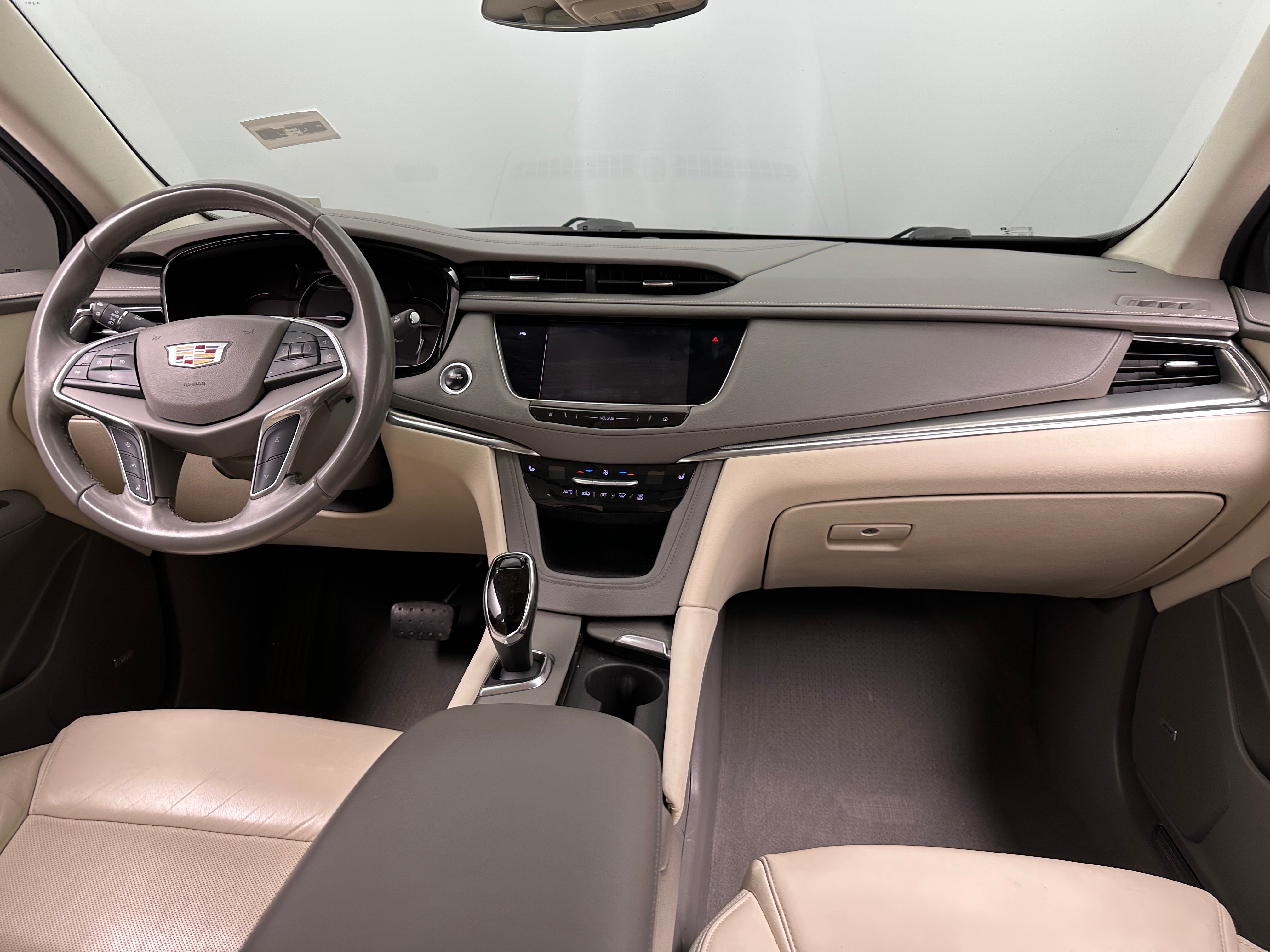 2018 Cadillac XT5 Luxury 2