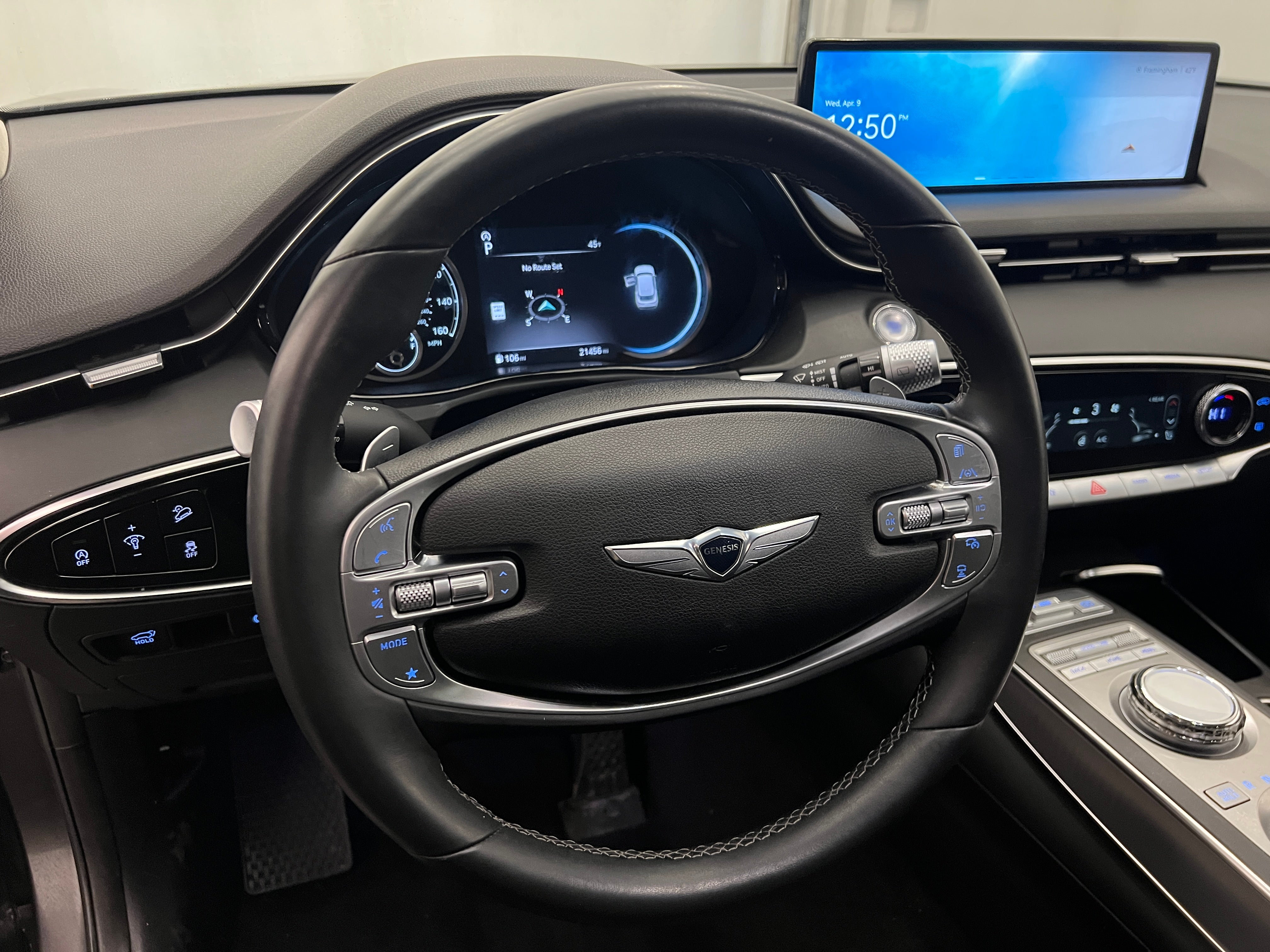 2024 Genesis GV70 Standard 4