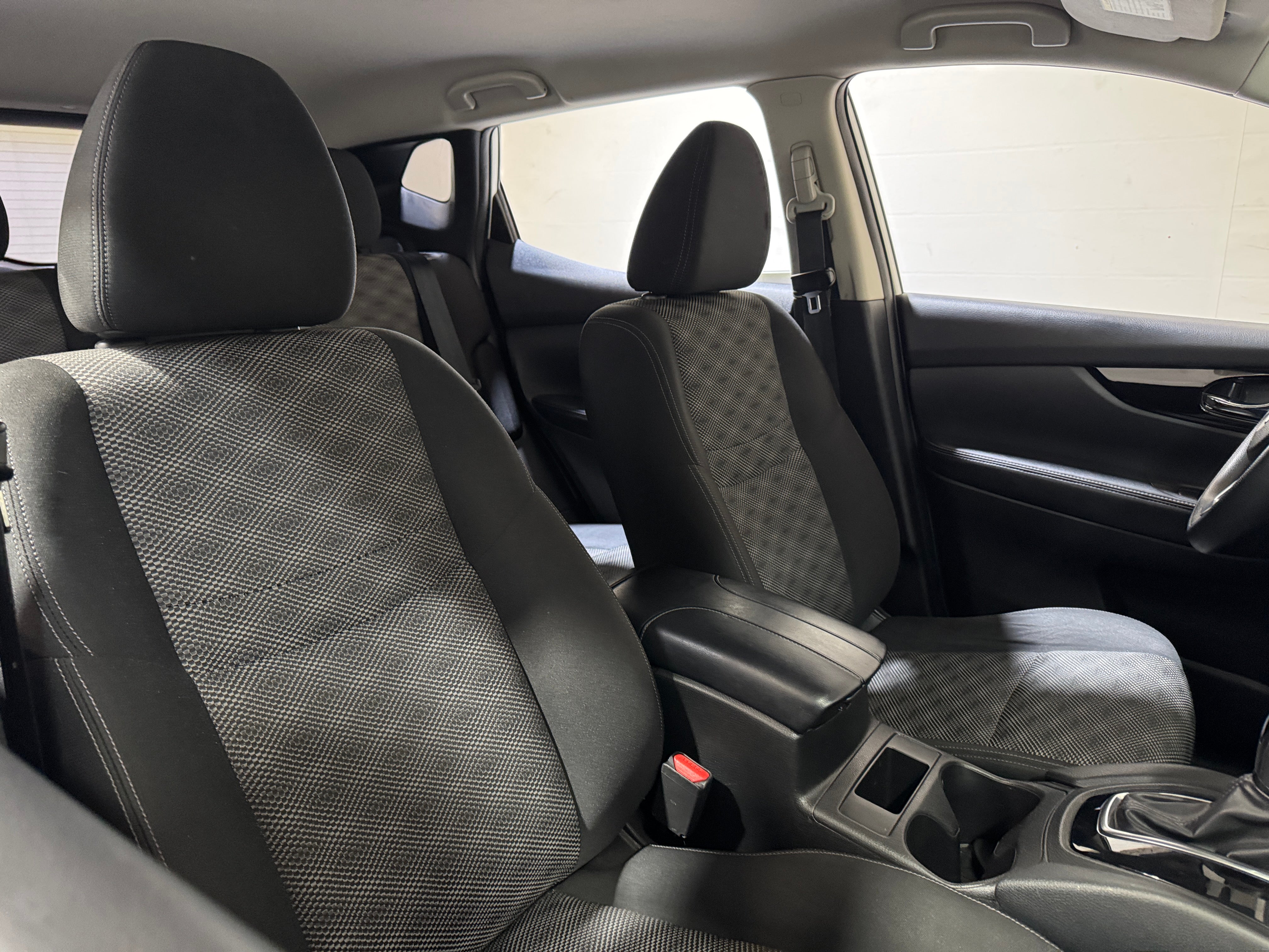 2020 Nissan Rogue Sport SV 2