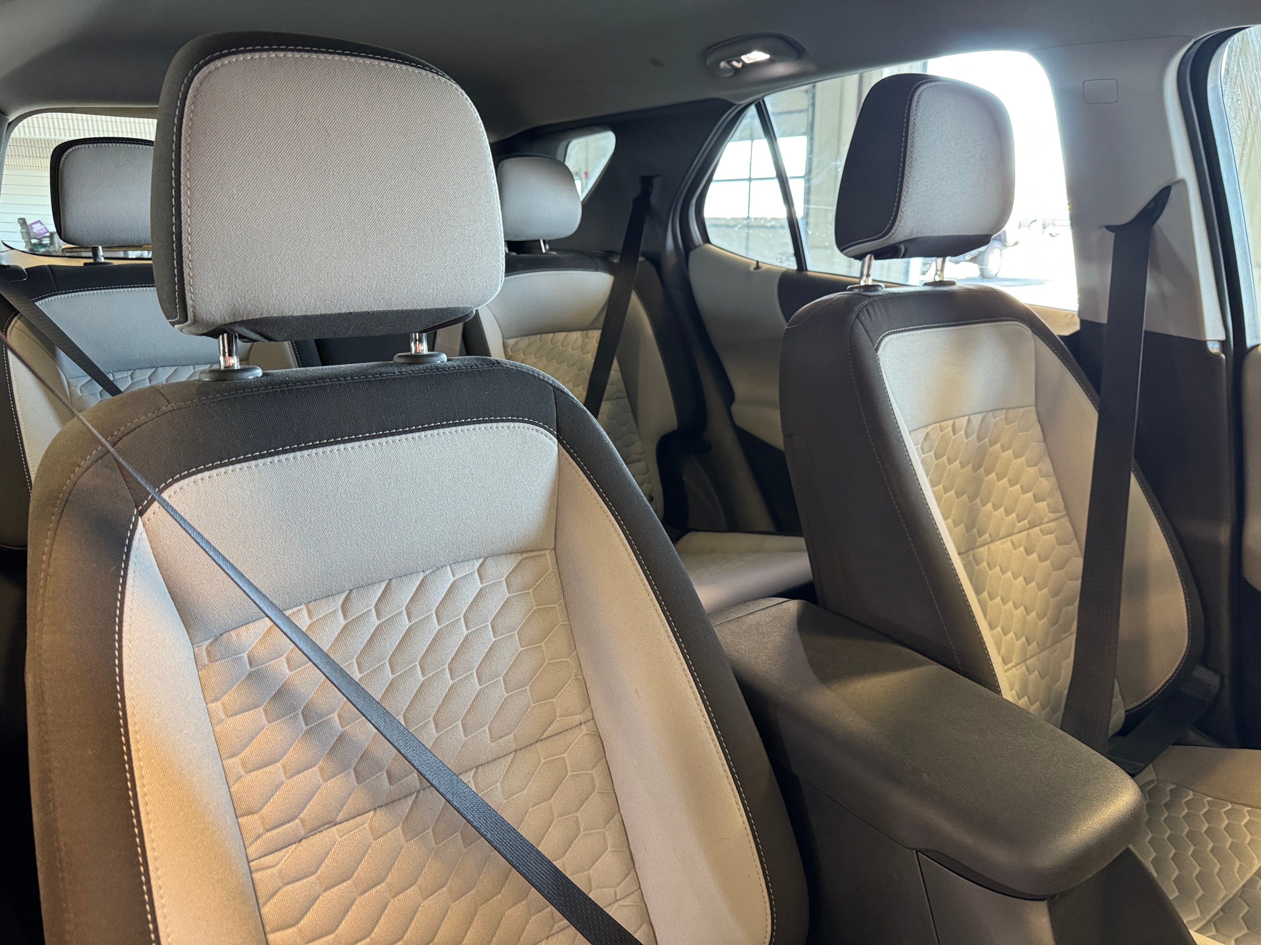 2020 Chevrolet Equinox LS 2