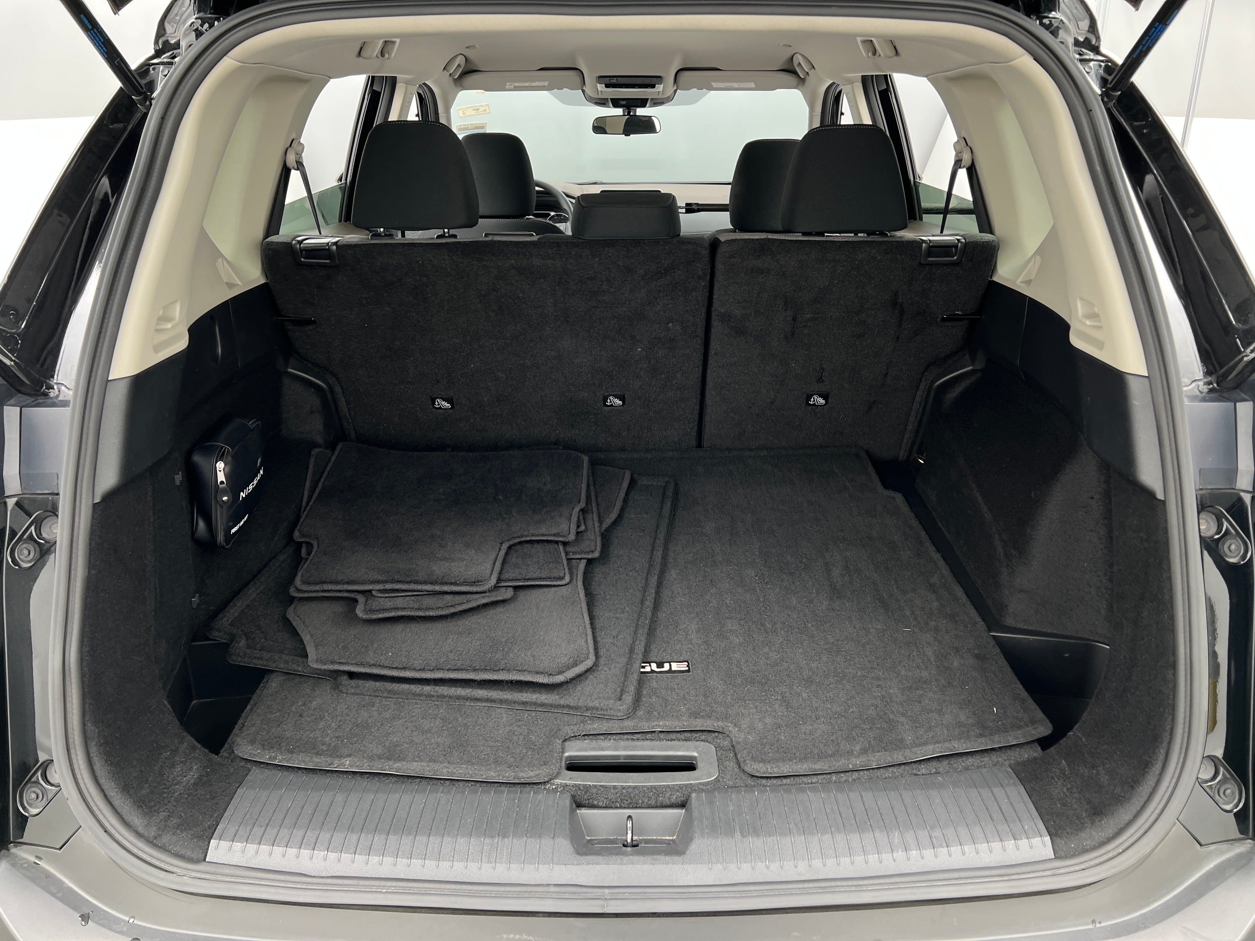 2023 Nissan Rogue SV 7