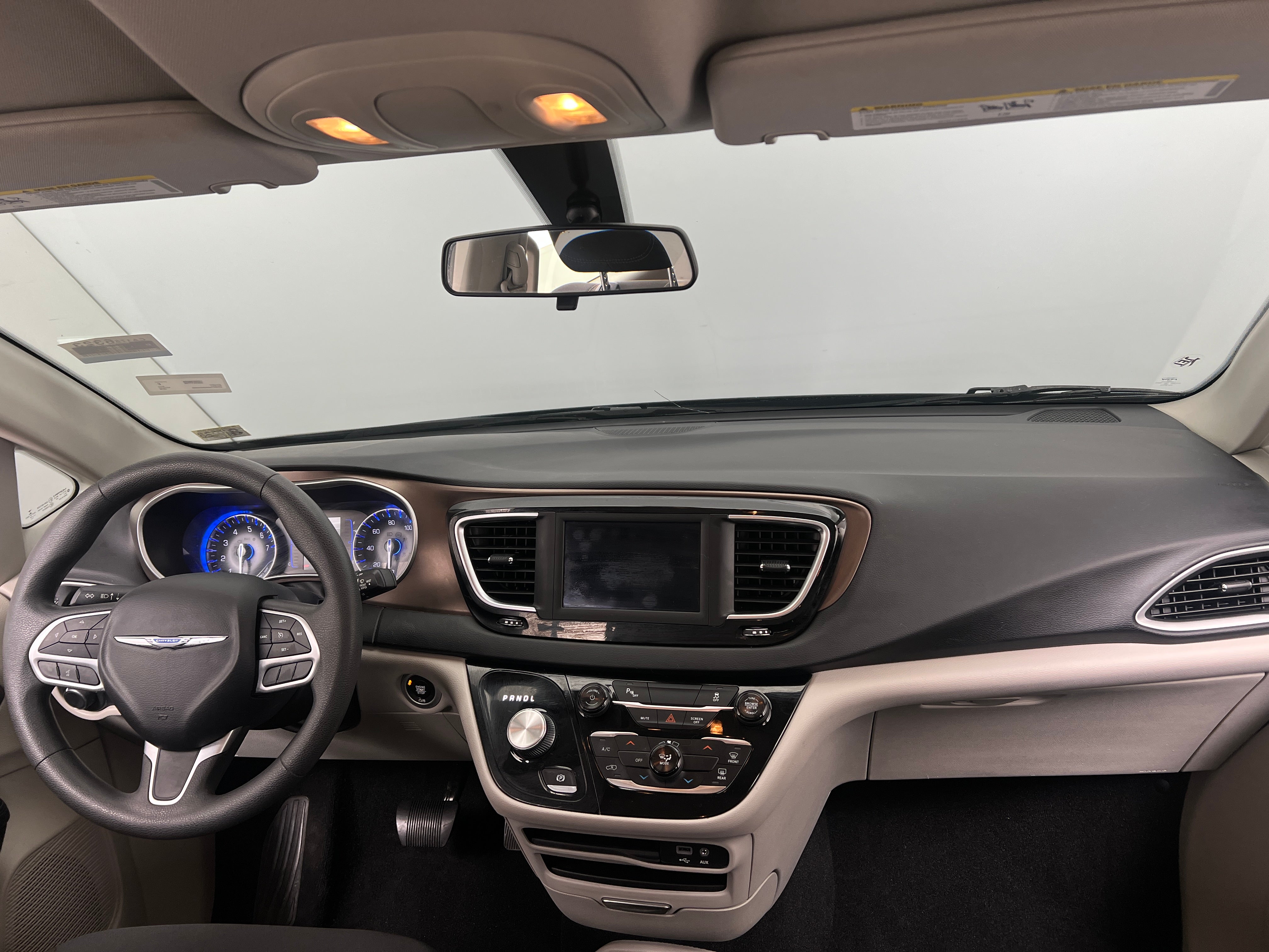 2018 Chrysler Pacifica L 3
