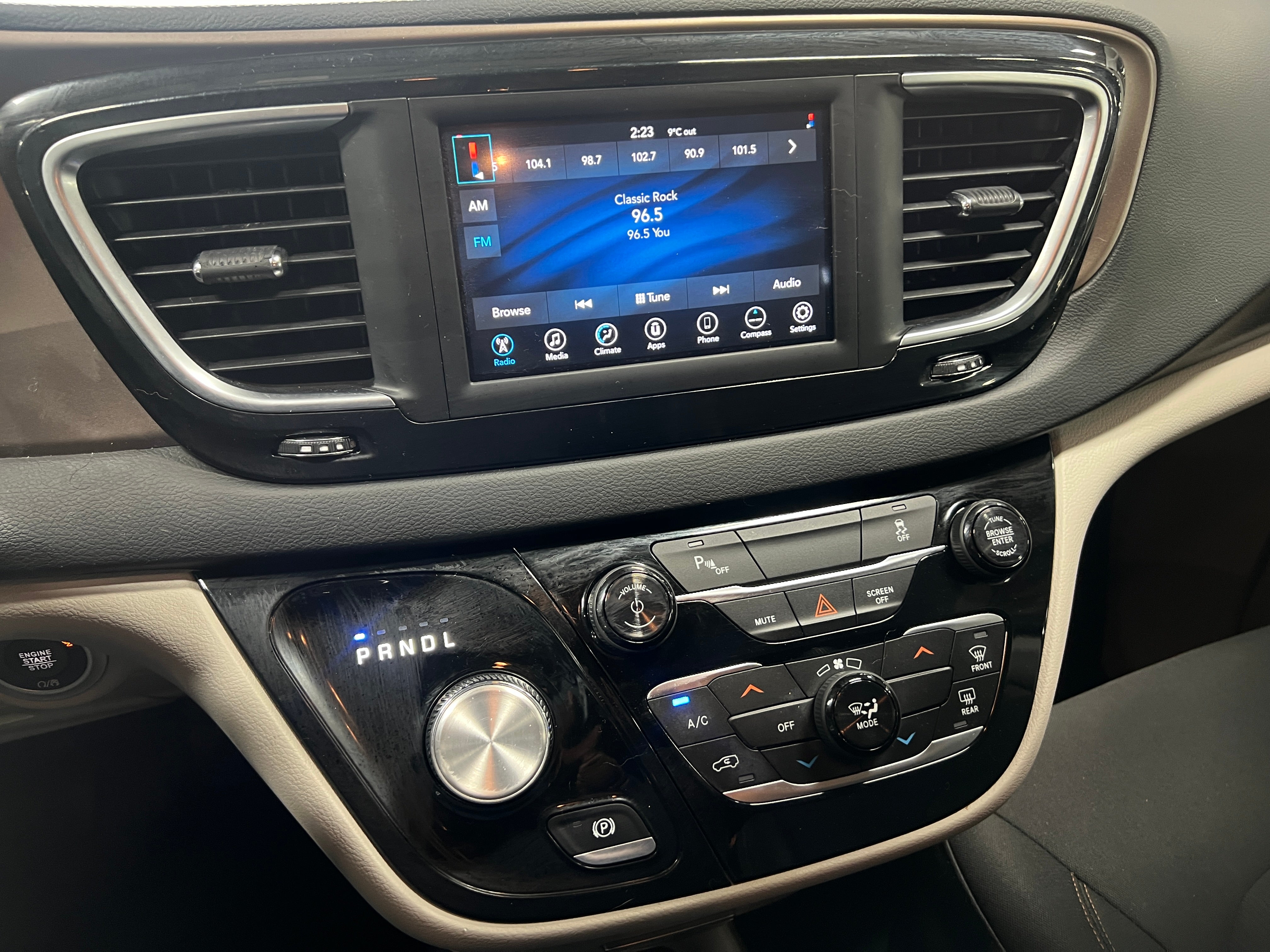 2018 Chrysler Pacifica L 4