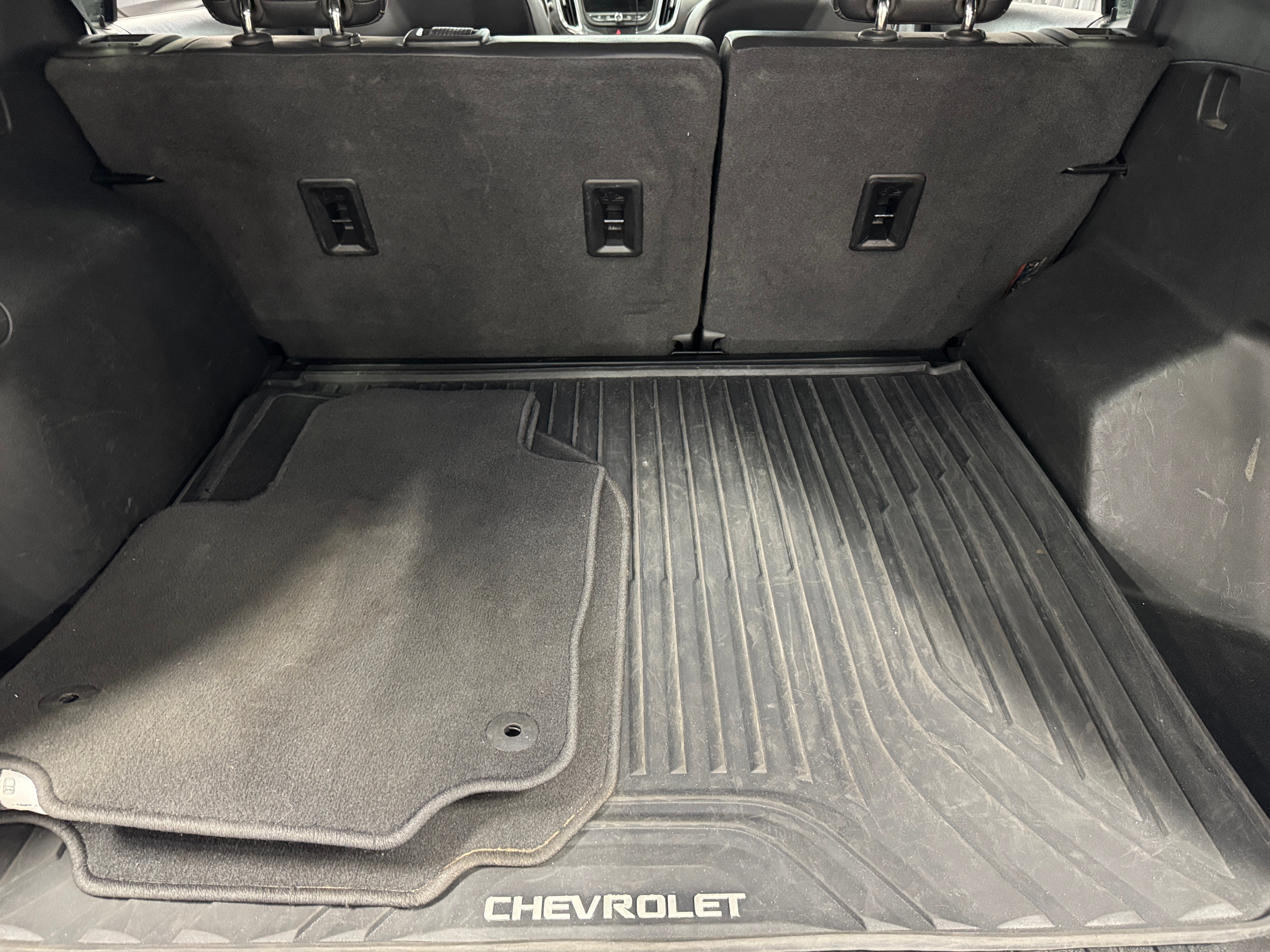 2020 Chevrolet Equinox Premier 7