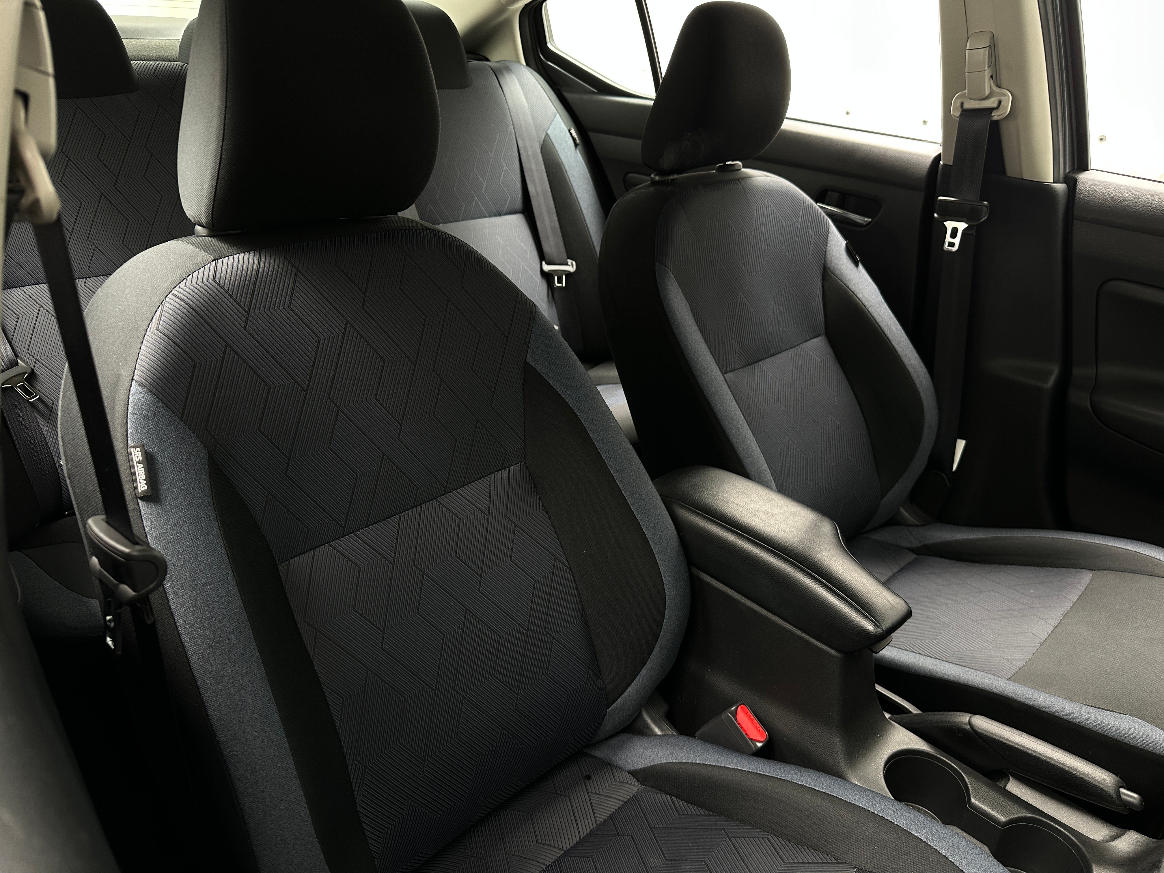 2023 Nissan Versa SV 2