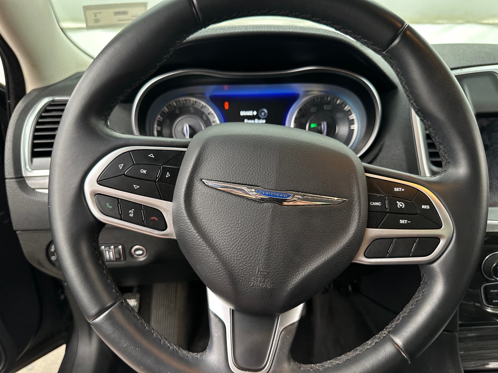 Thumbnail: 2018 Chrysler 300 - 5
