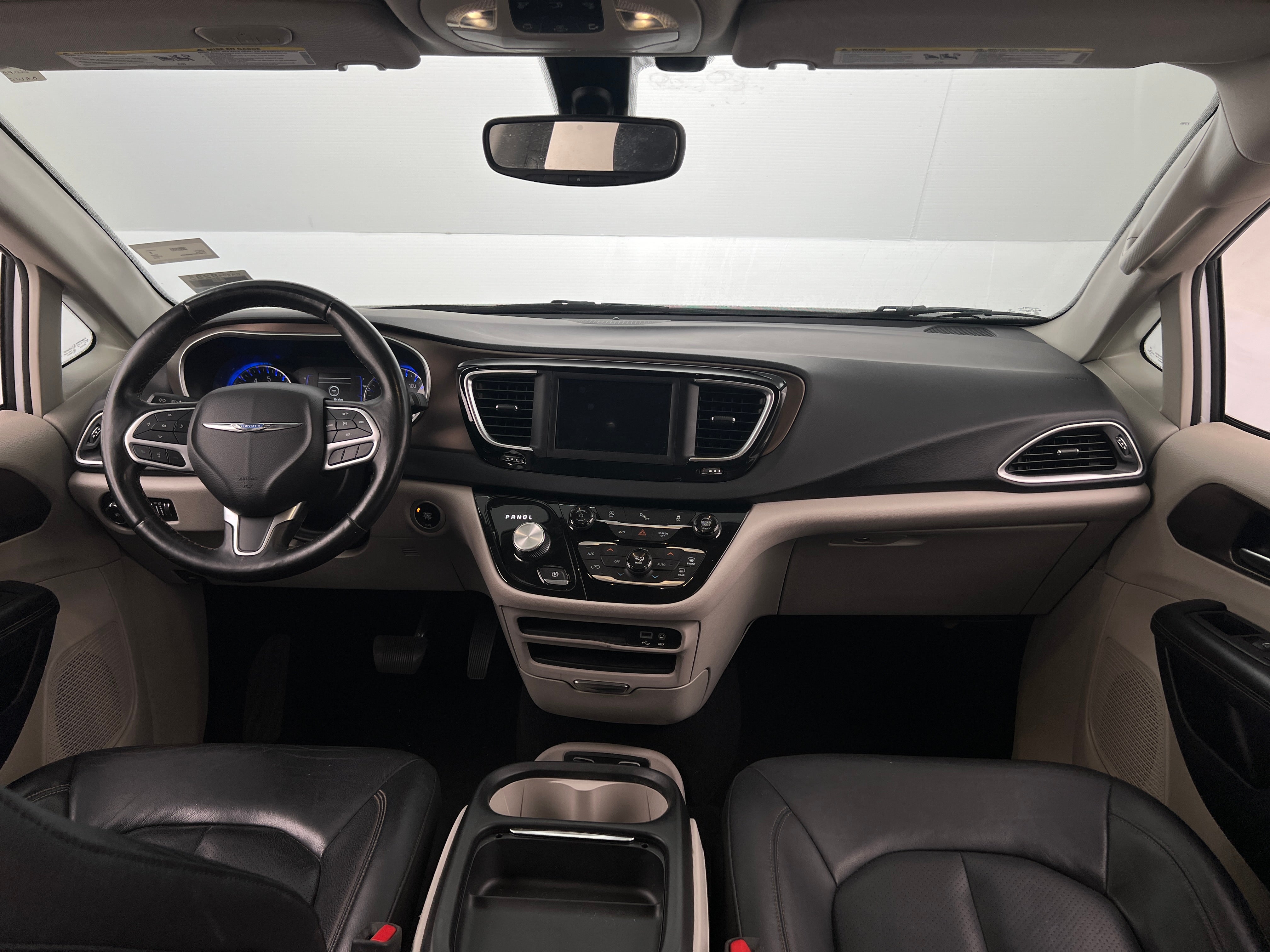 2019 Chrysler Pacifica Touring L 2