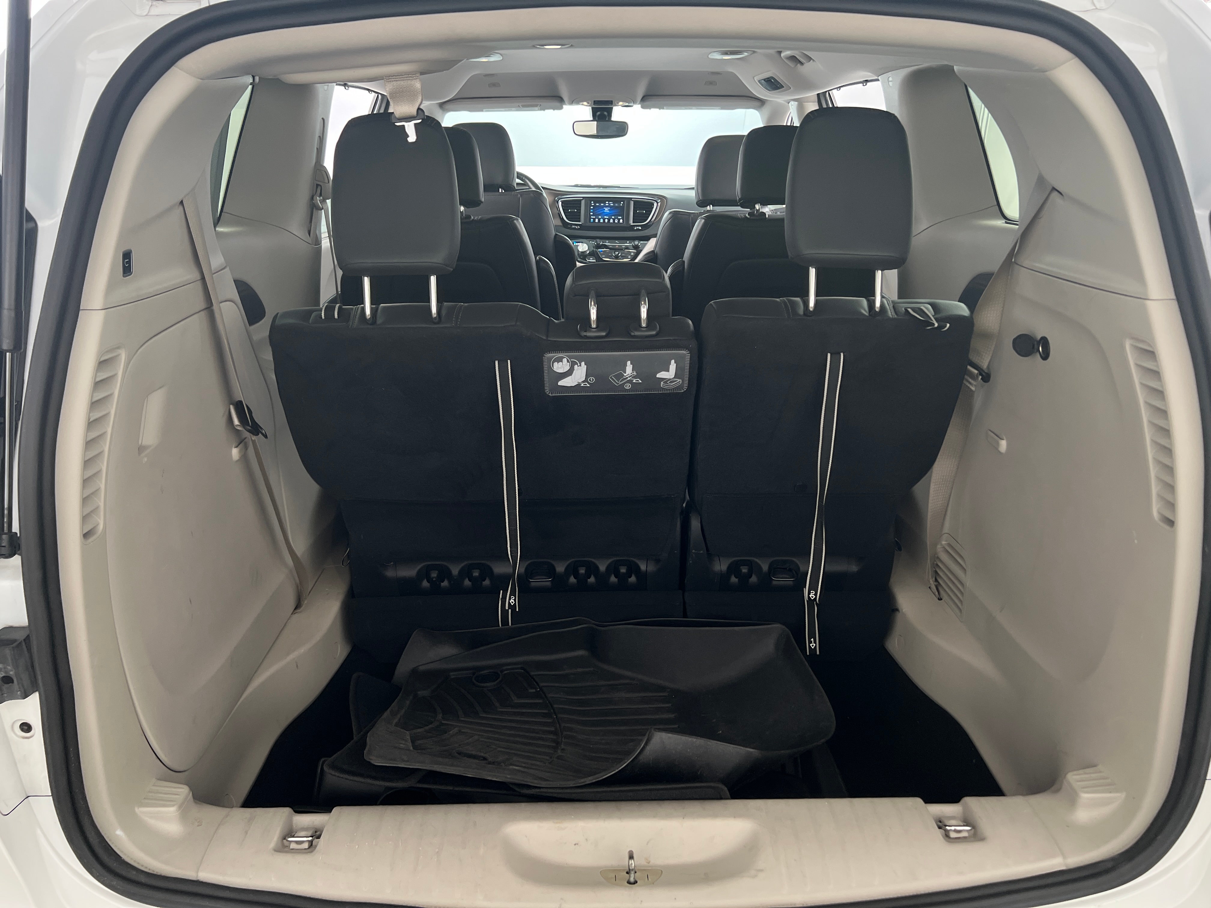 2019 Chrysler Pacifica Touring L 6