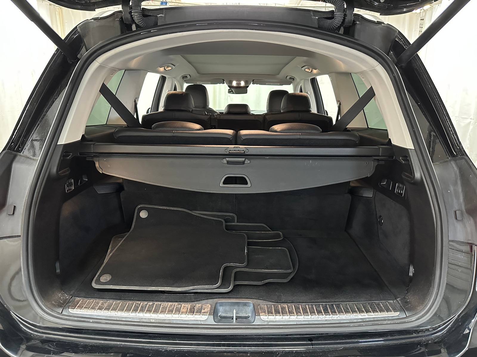 Thumbnail: 2023 Mercedes-Benz GLS - 6