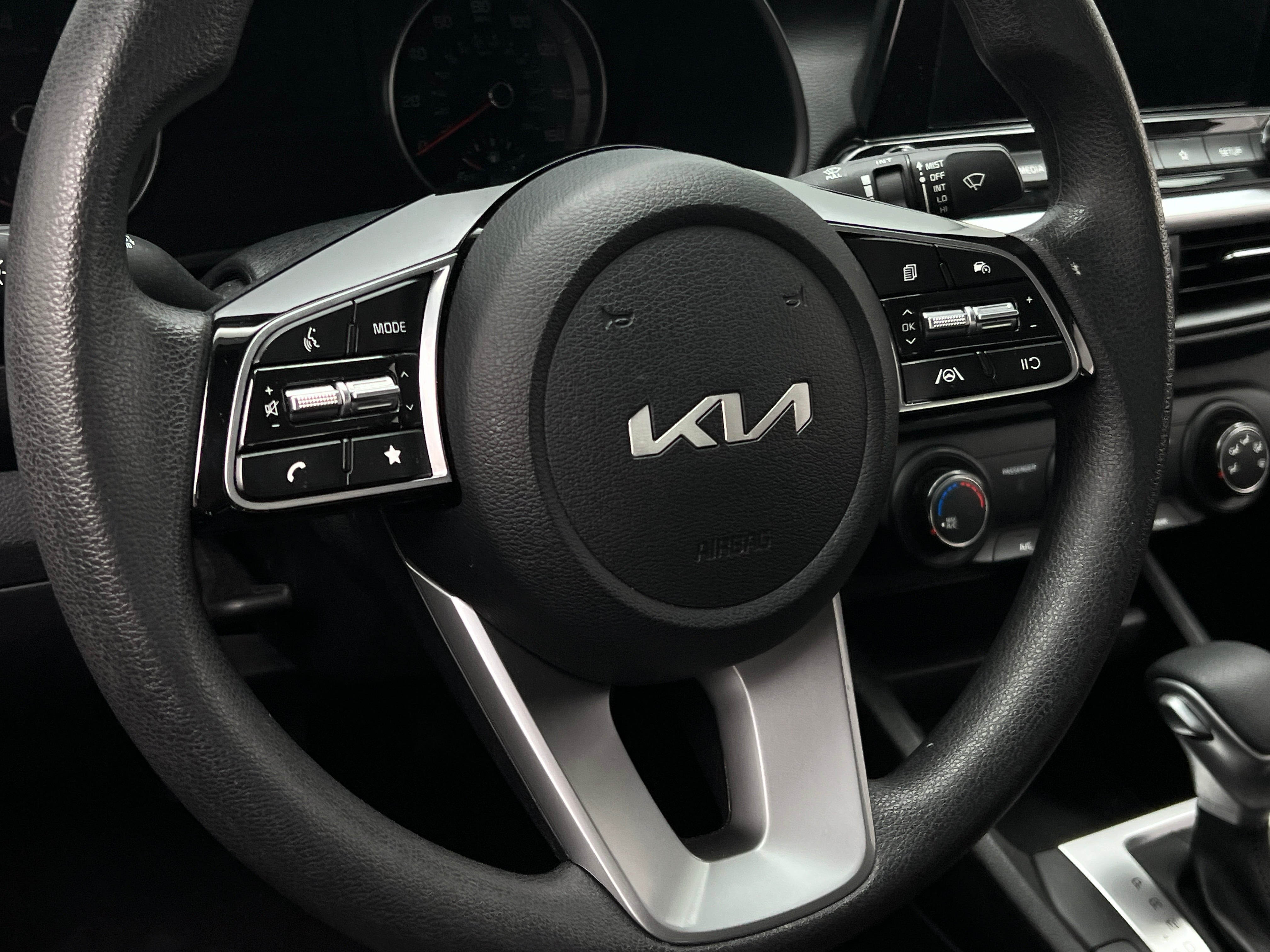 2024 Kia Forte LXS 5