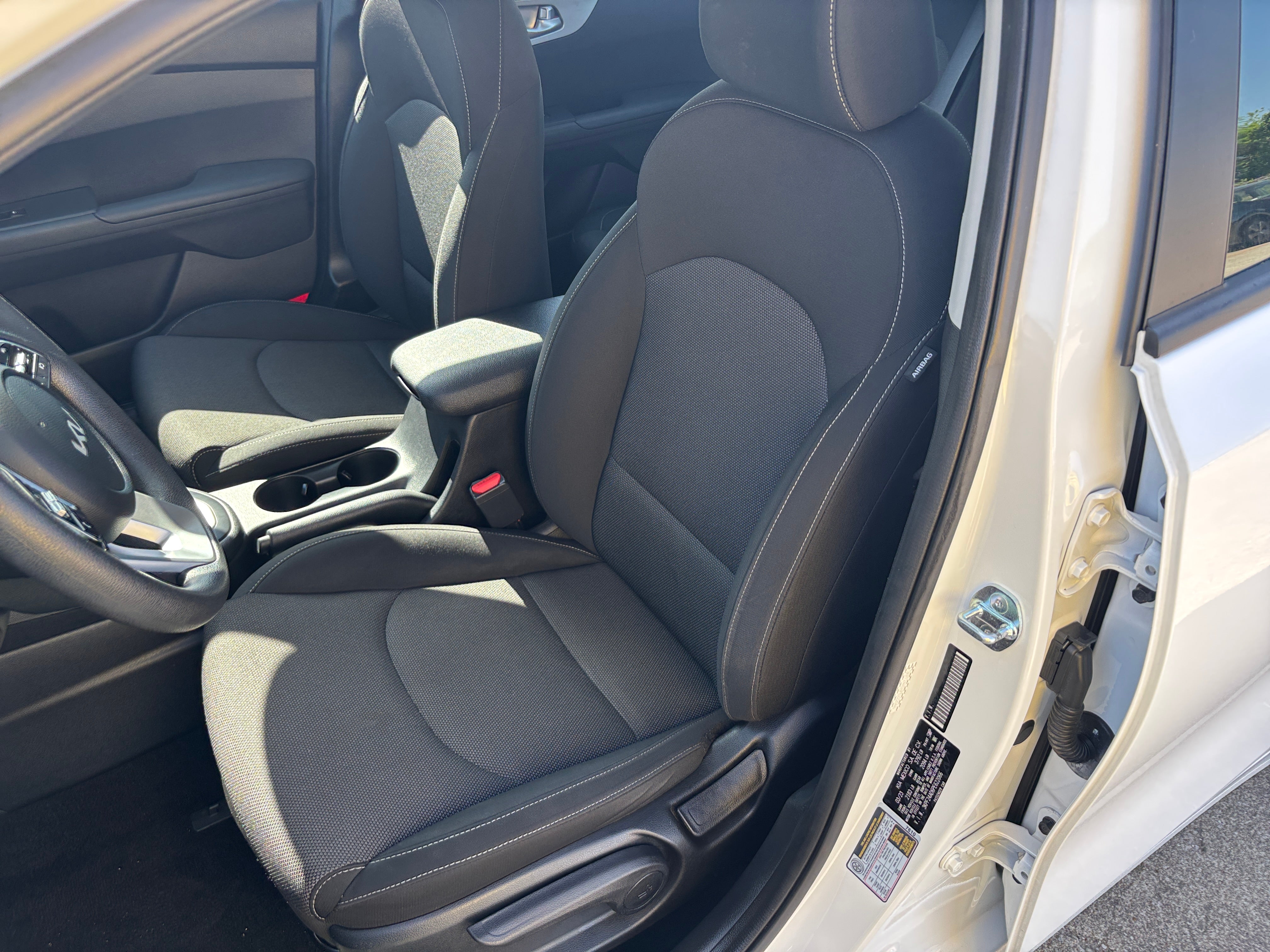 2023 Kia Forte LXS 2