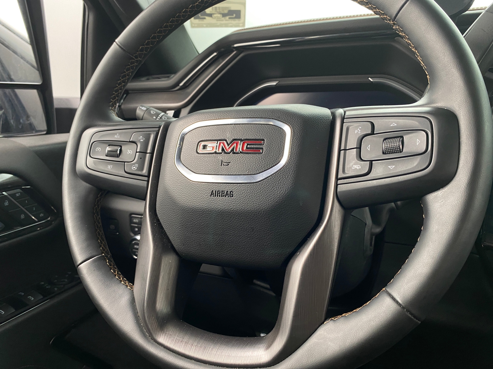 Thumbnail: 2024 GMC Sierra 2500 - 4