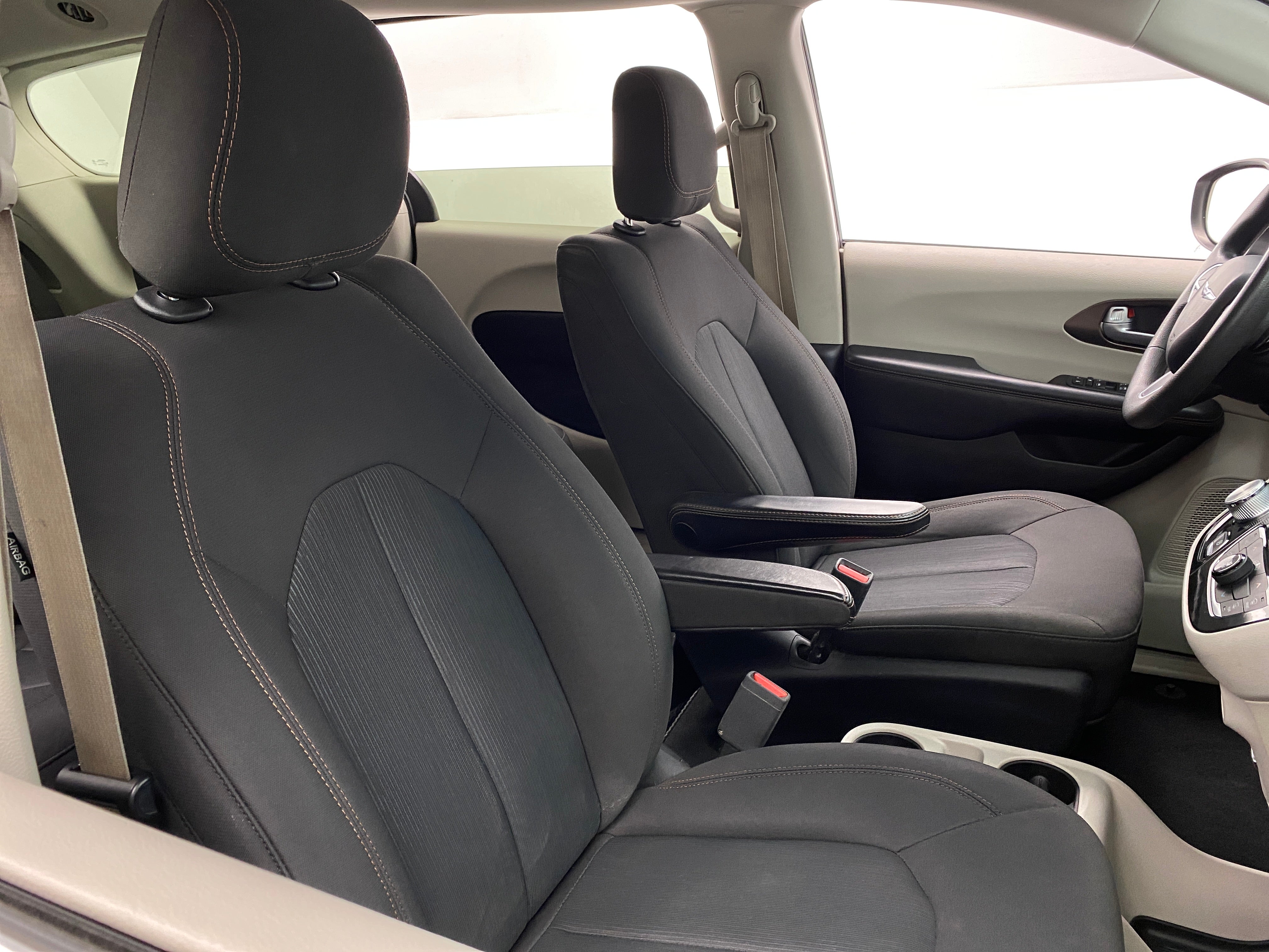 2017 Chrysler Pacifica LX 2
