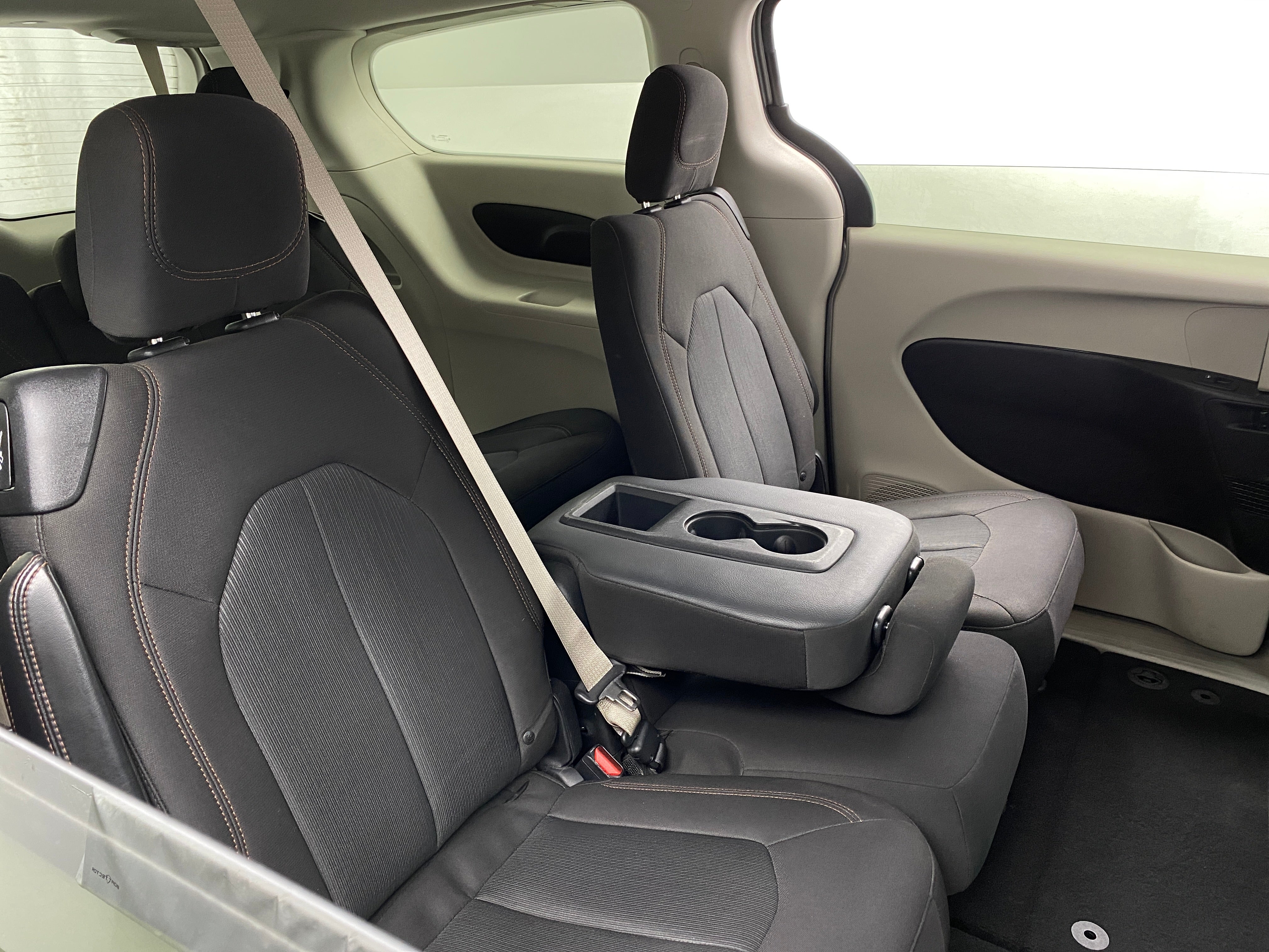 2017 Chrysler Pacifica LX 6