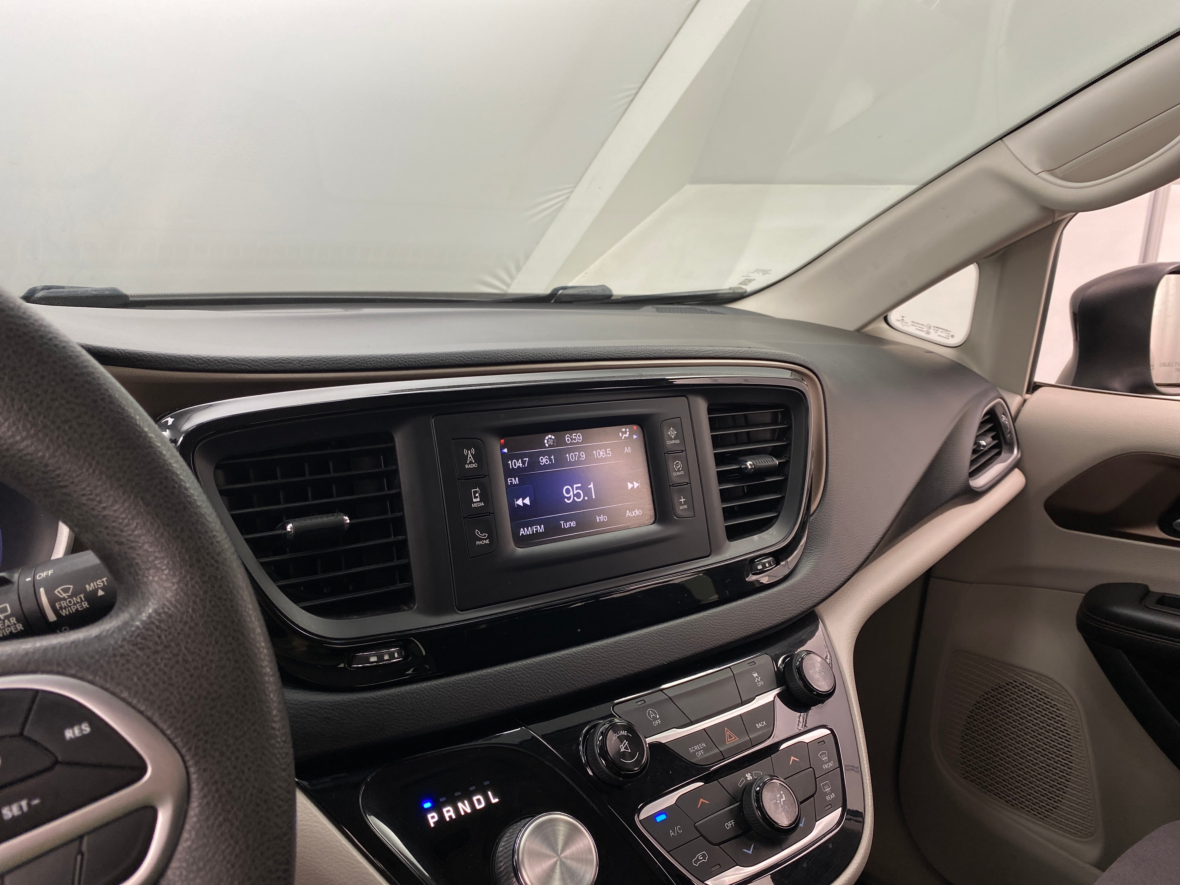 2017 Chrysler Pacifica LX 4