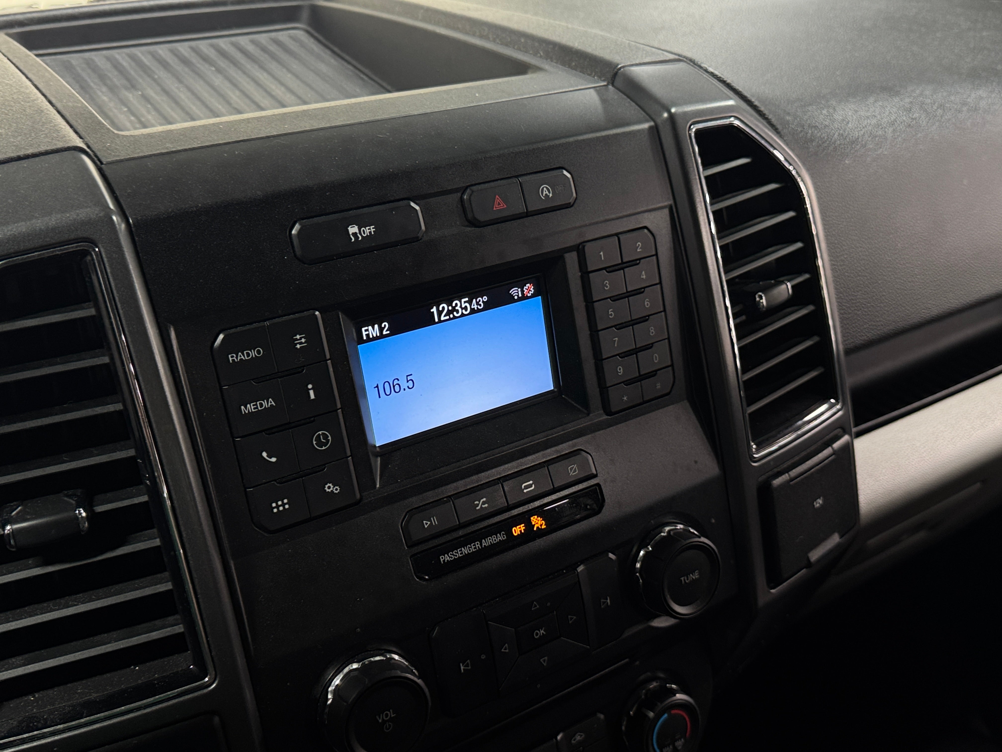 2018 Ford Econoline E-150 4