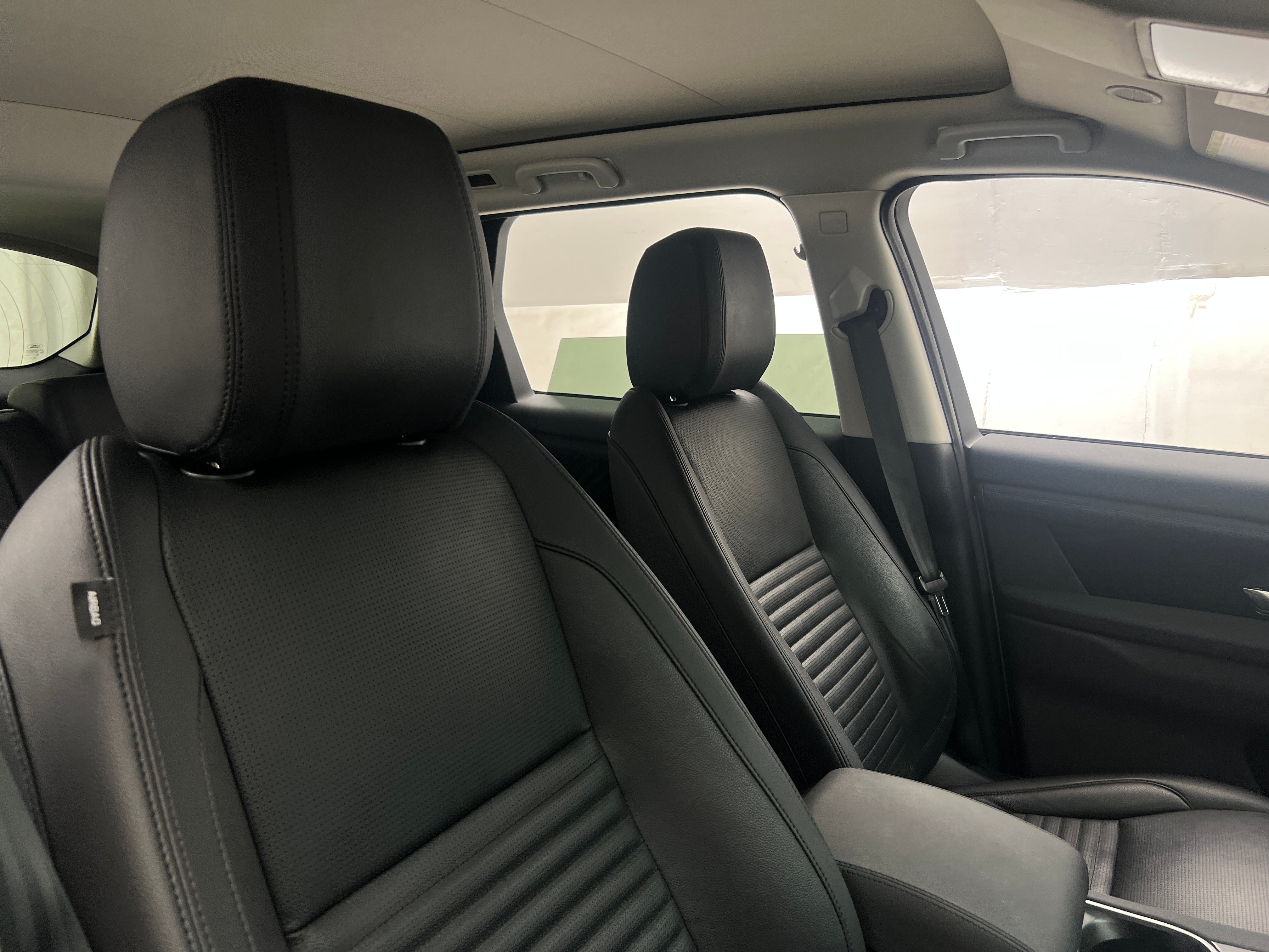 2023 Land Rover Discovery Sport S 2