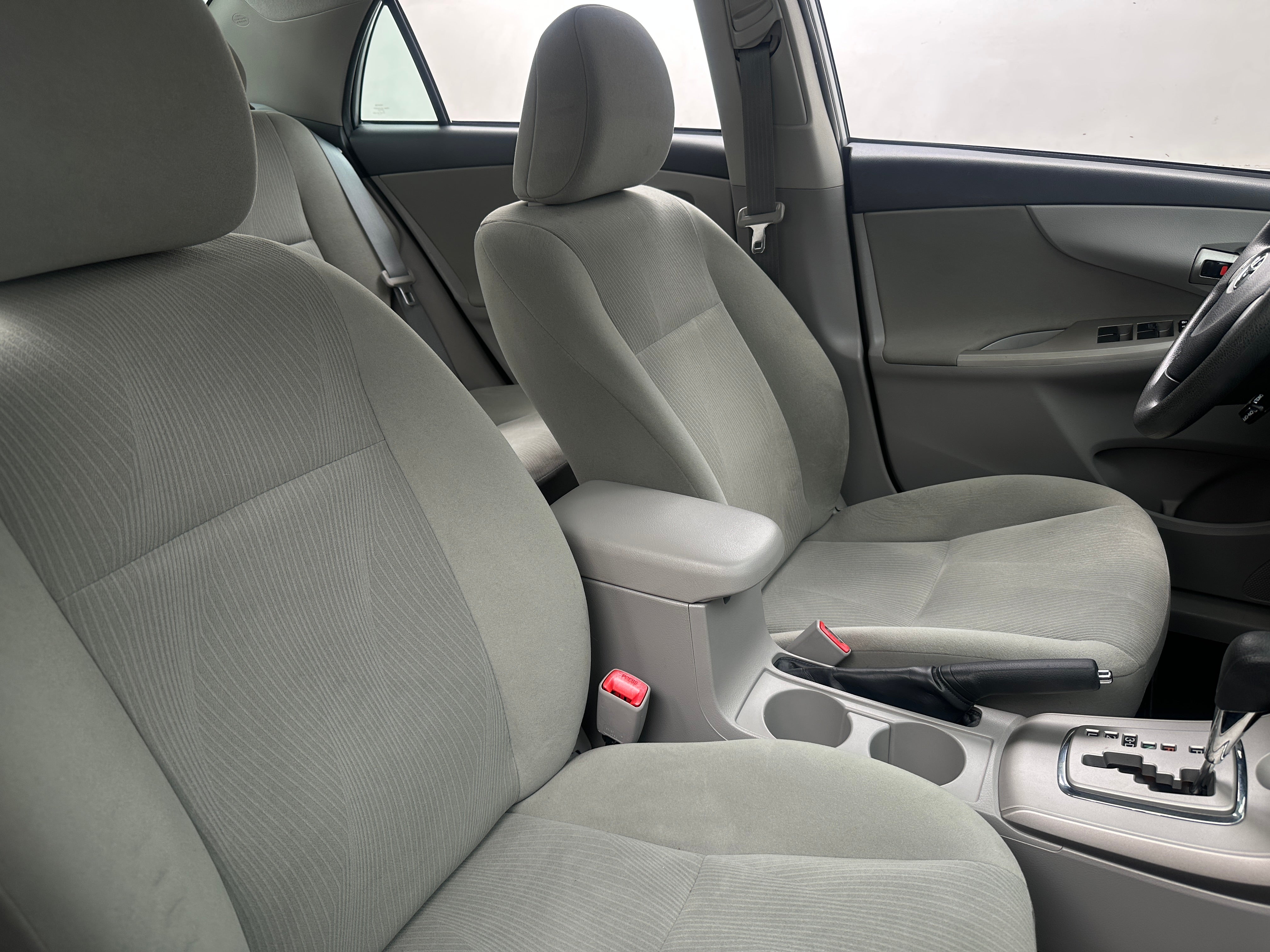 2013 Toyota Corolla LE 2