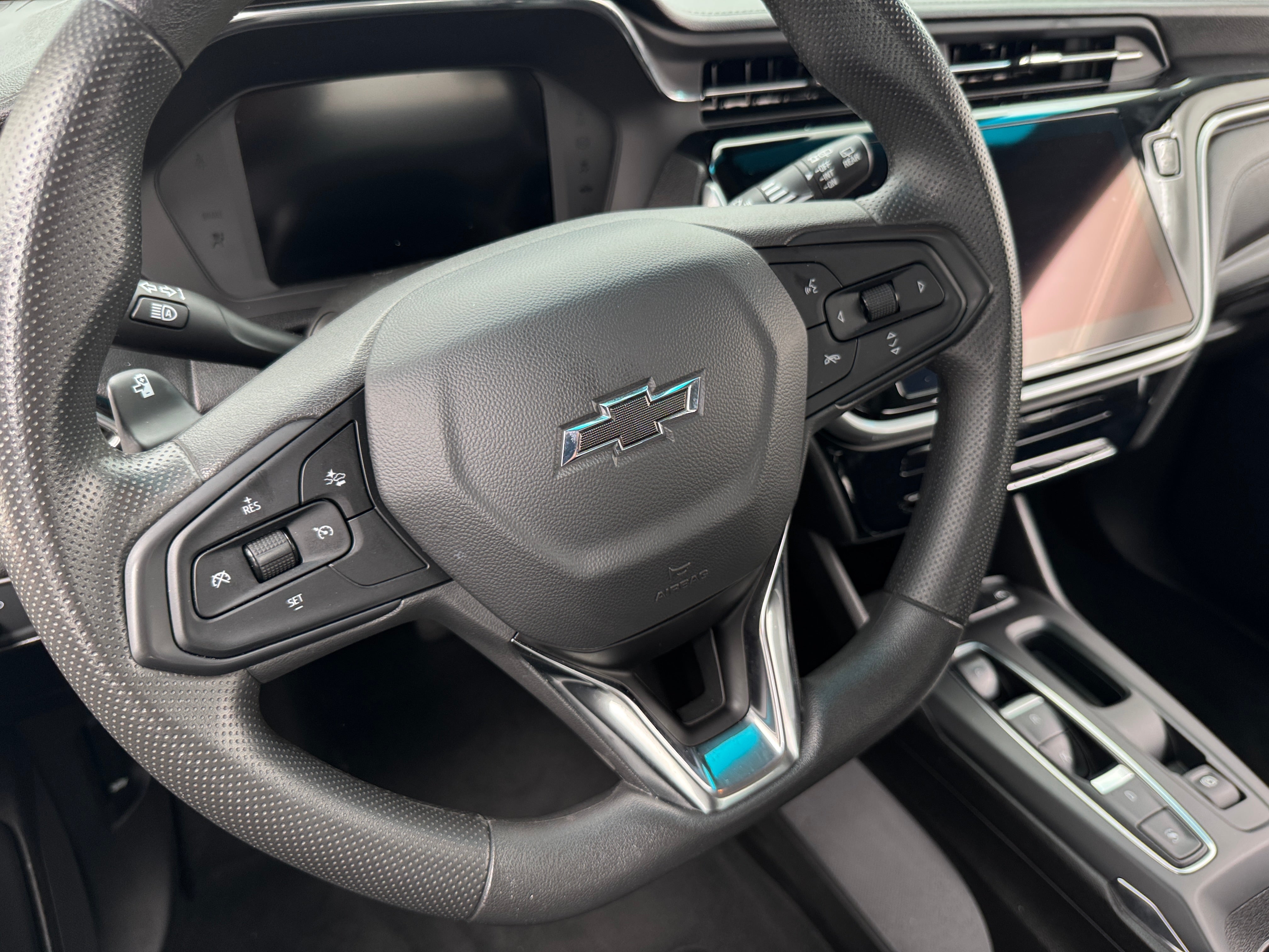 Thumbnail: 2023 Chevrolet Bolt EV - 5