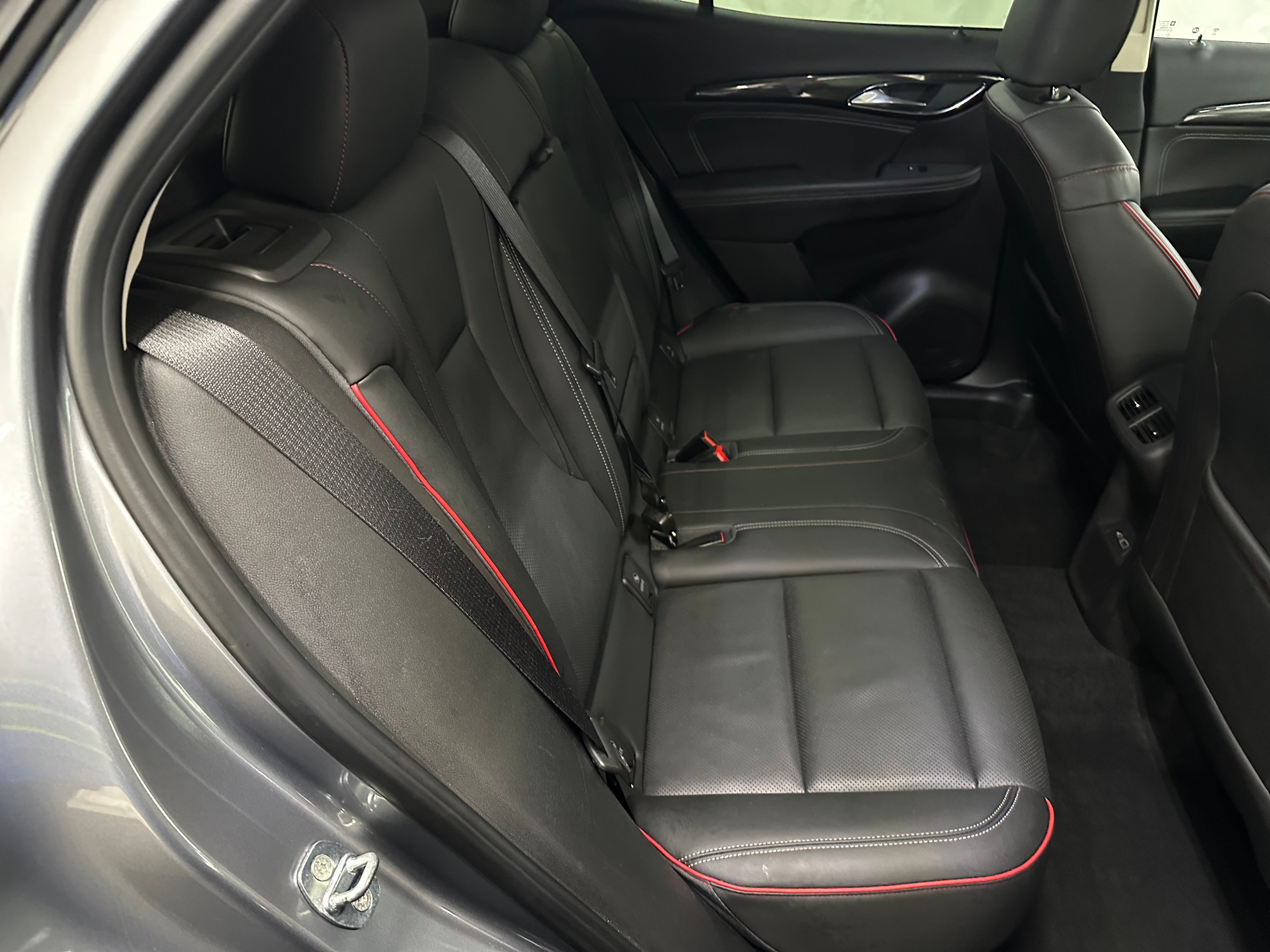 2022 Buick Envision Essence 5