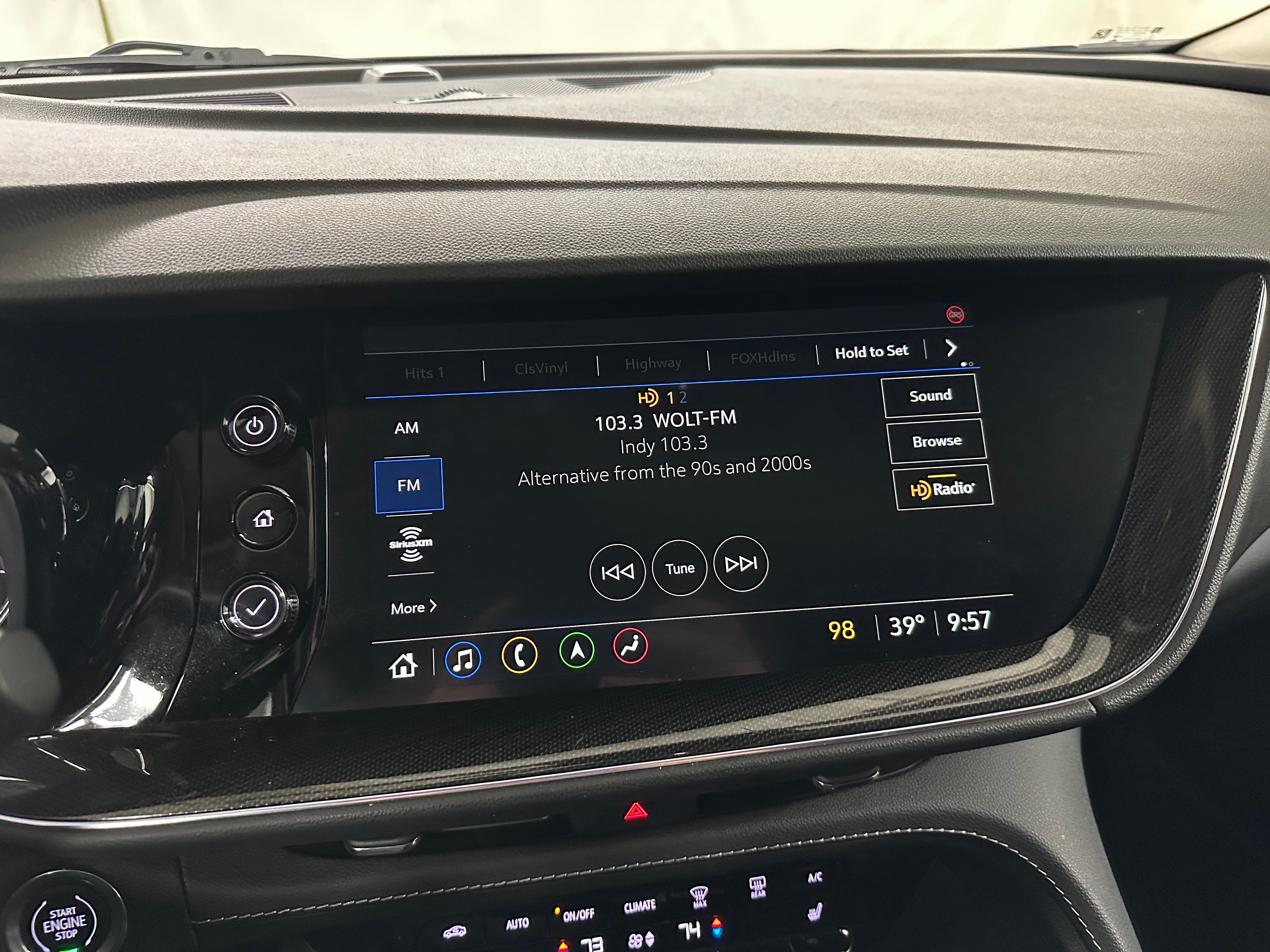 2022 Buick Envision Essence 3