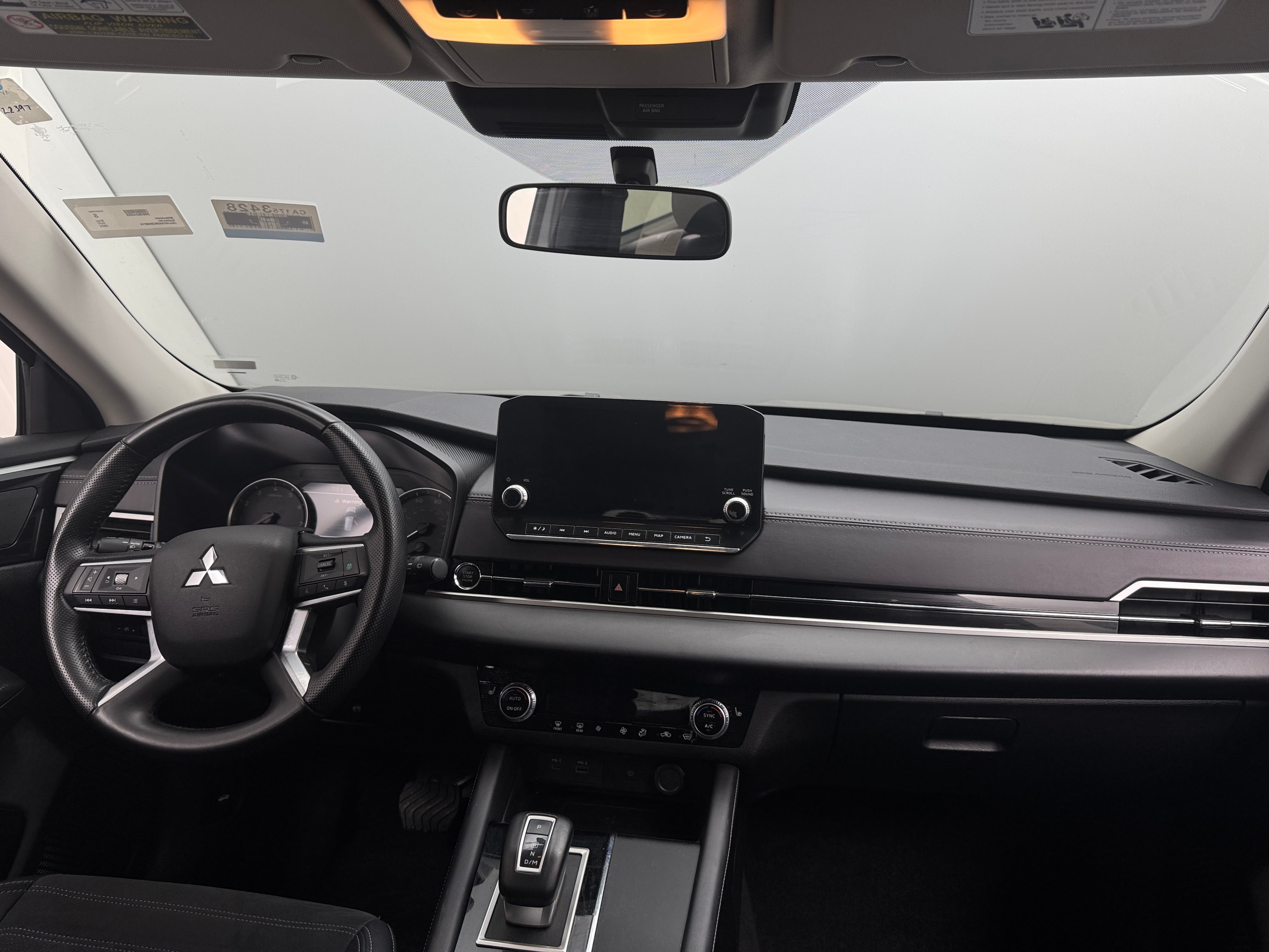 2024 Mitsubishi Outlander SE 2