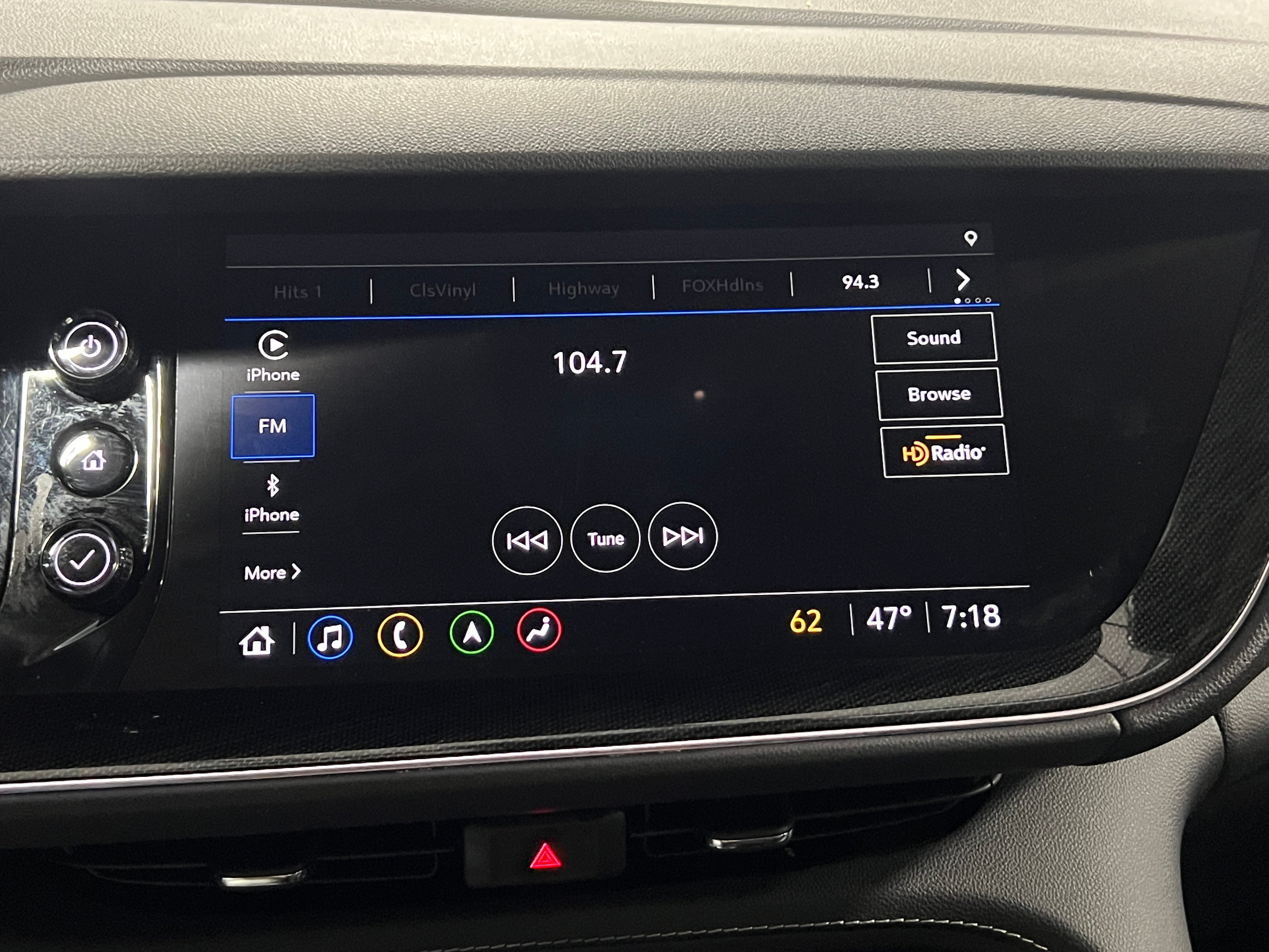 2022 Buick Envision Essence 3