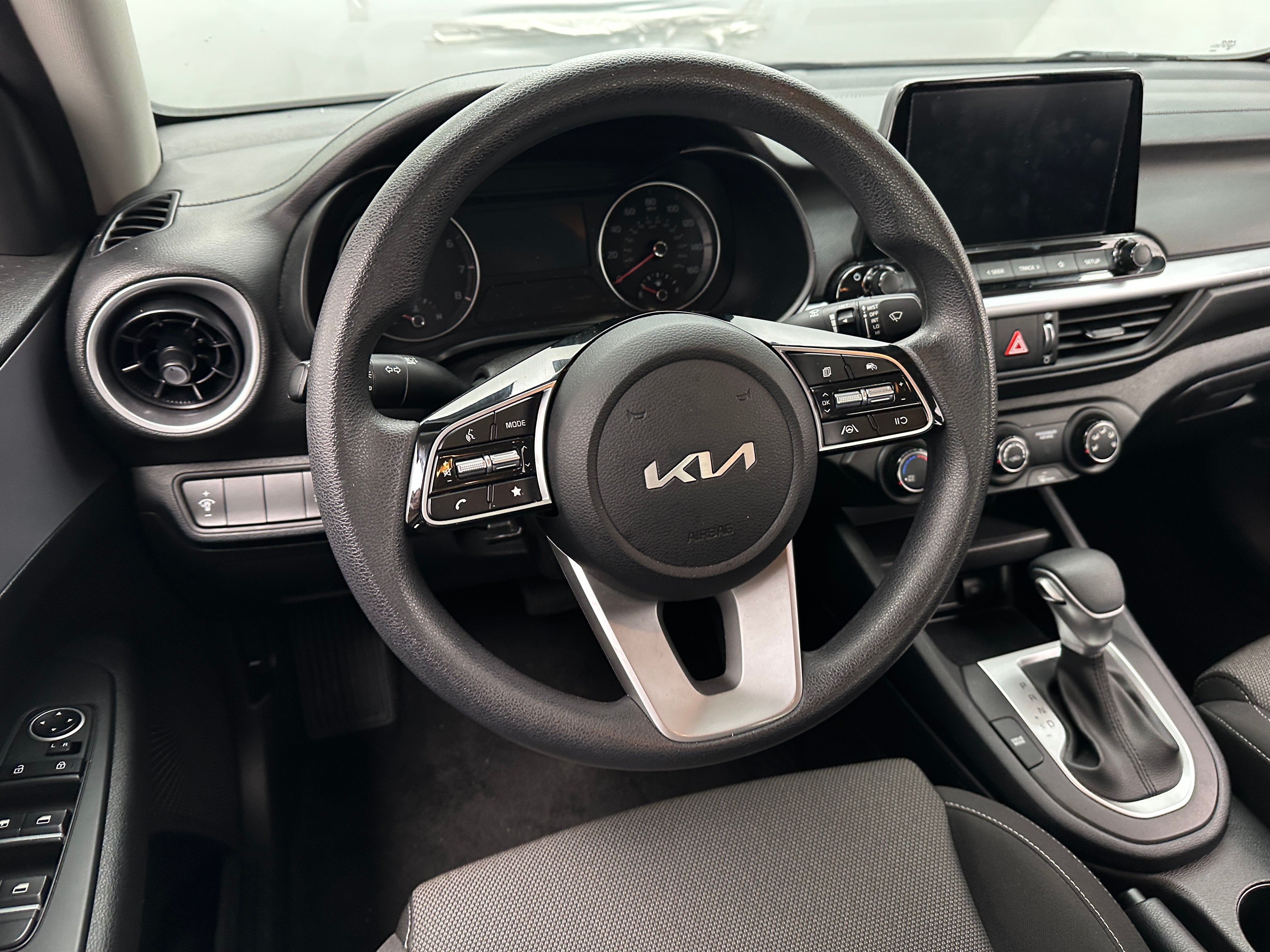 2024 Kia Forte LXS 5