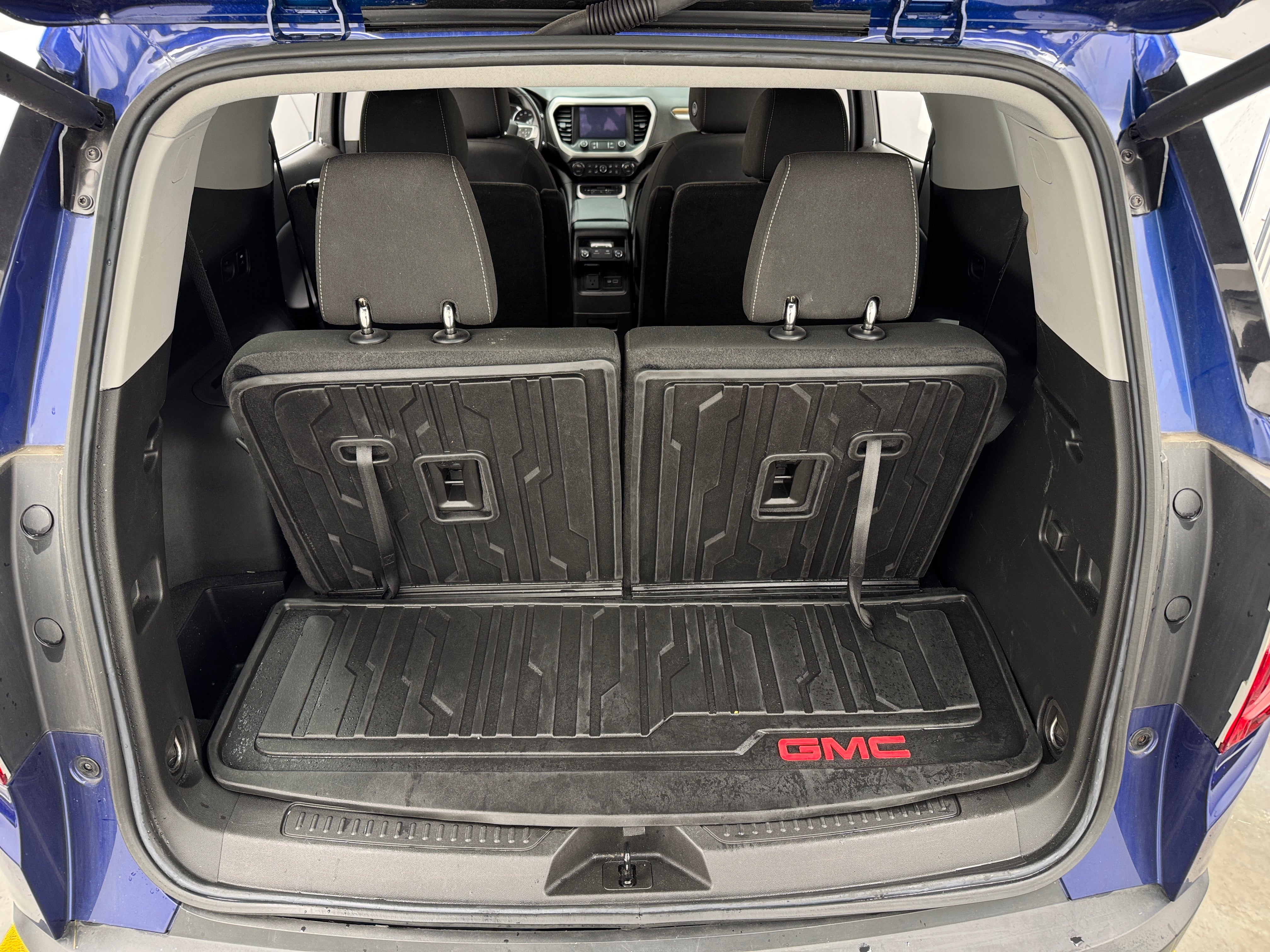 2023 GMC Acadia SLE 7