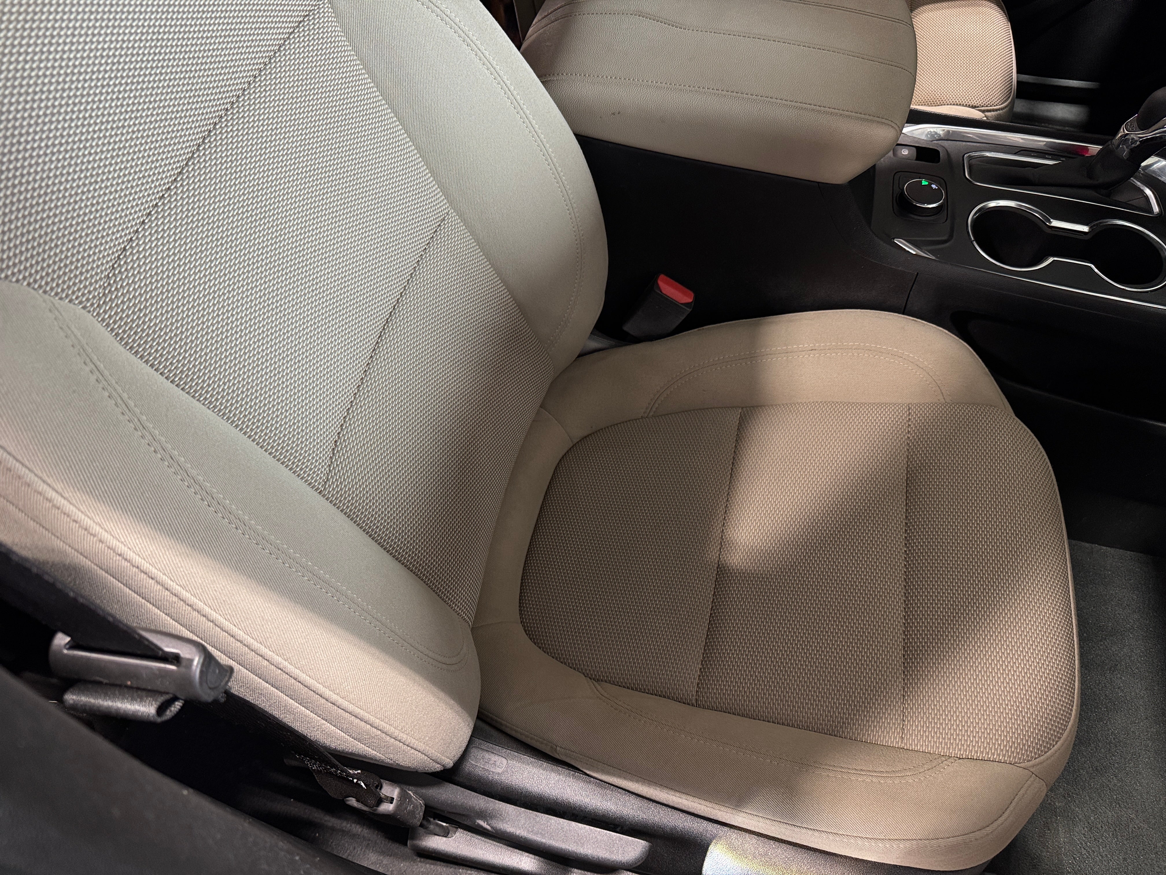 2022 Chevrolet Traverse LS 2