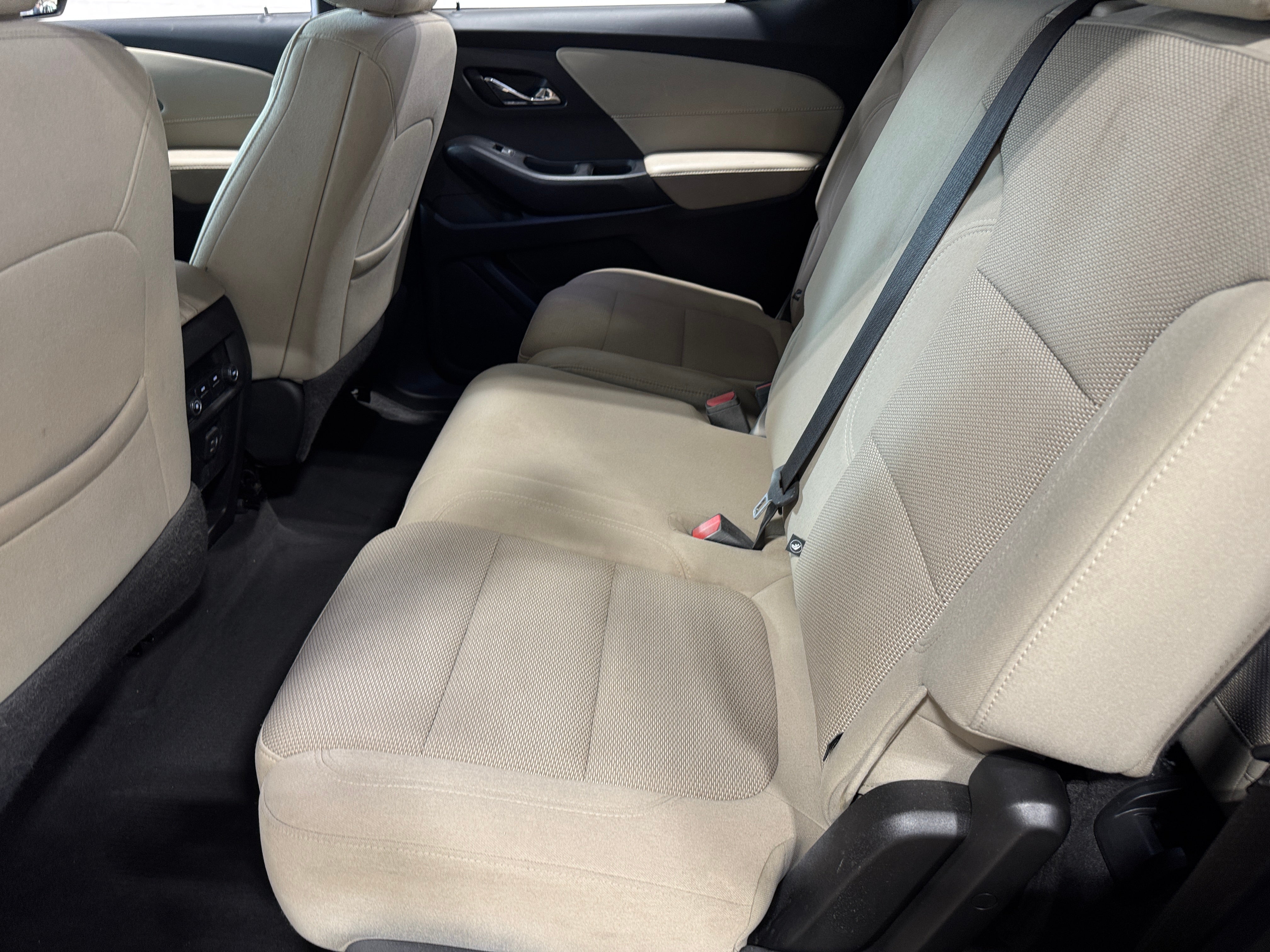 2022 Chevrolet Traverse LS 6