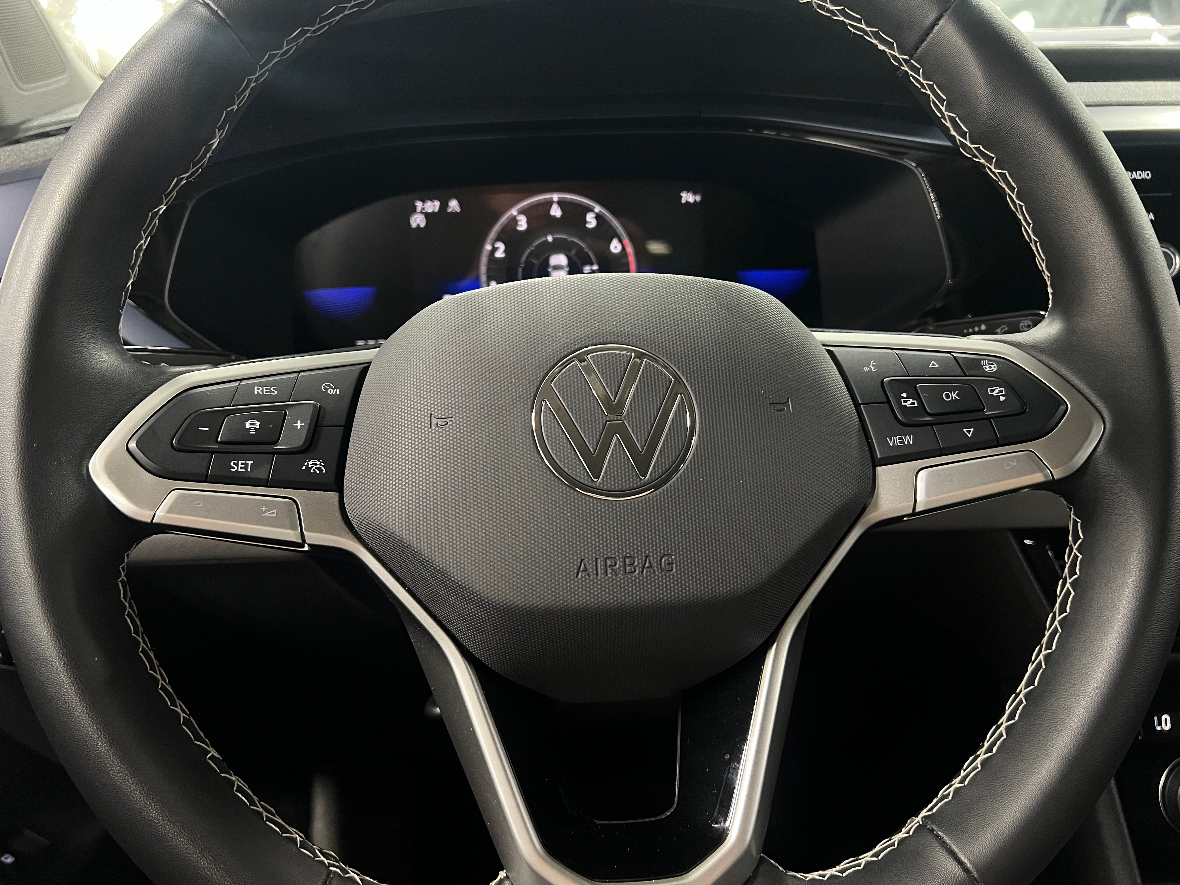 2024 Volkswagen Taos SE 4